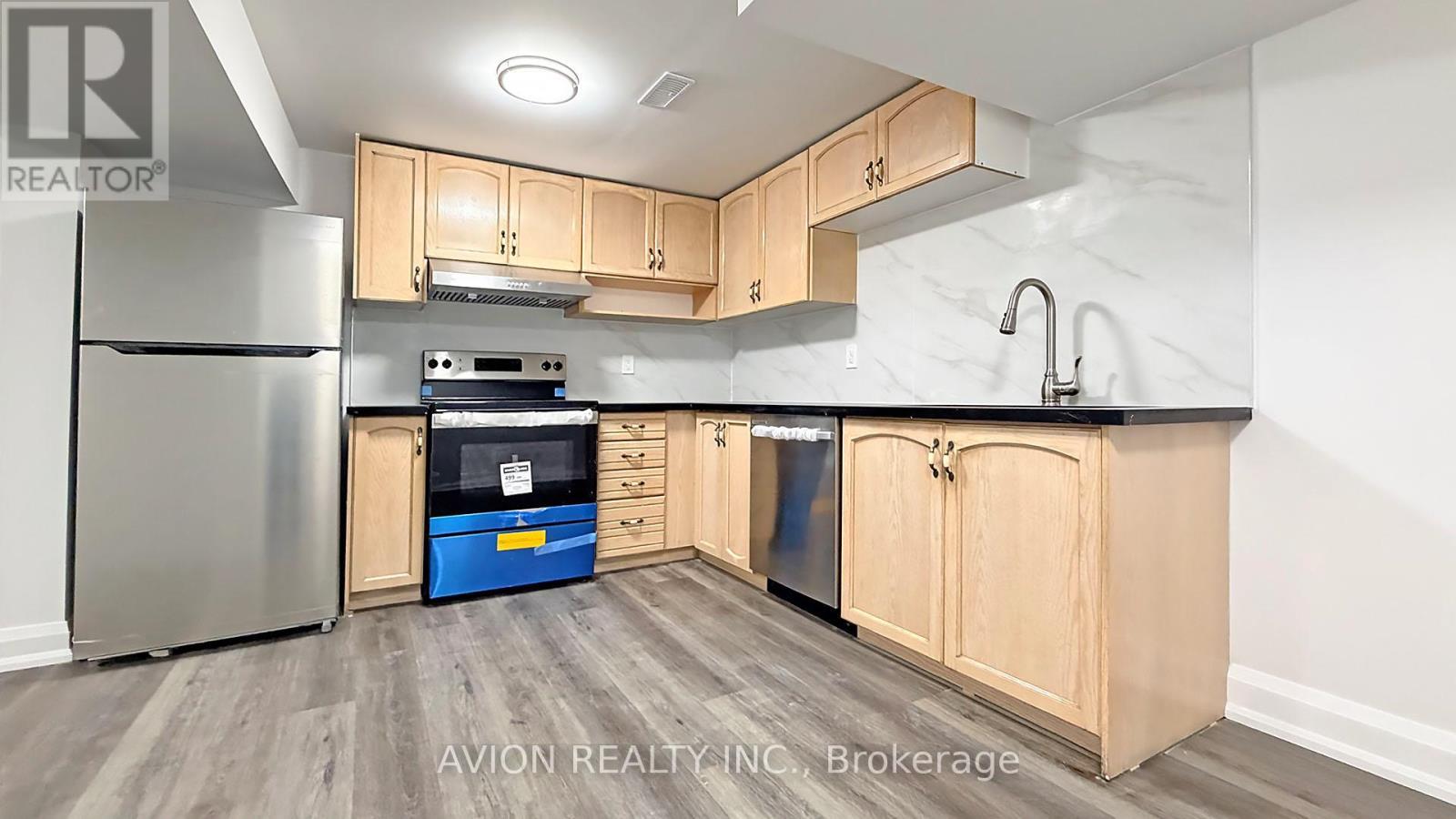 7 Heaslip Terrace, Toronto, ON - Indoor Photo Showing Kitchen