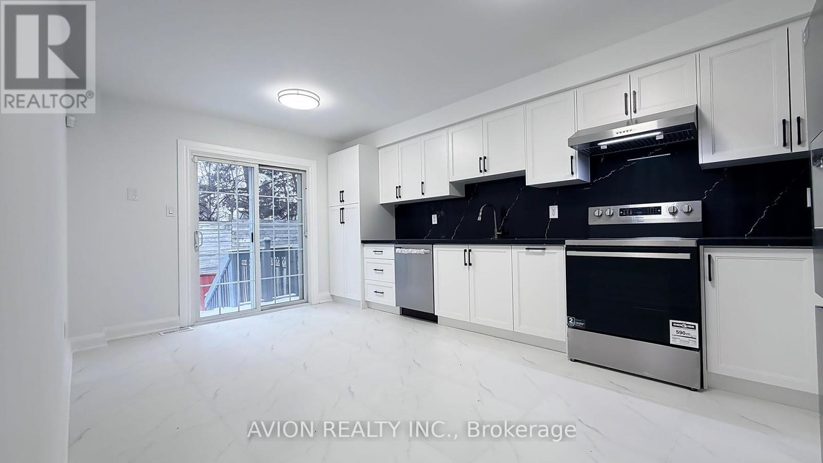 7 Heaslip Terrace, Toronto, ON - Indoor Photo Showing Kitchen