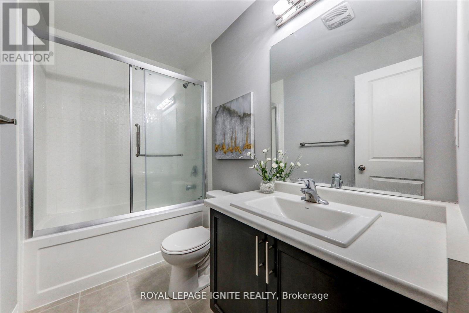101 East Shore Drive, Clarington, ON - Indoor Photo Showing Bathroom