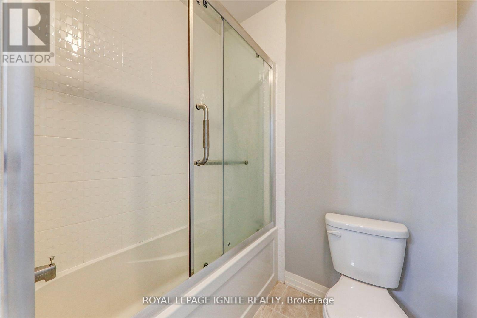 101 East Shore Drive, Clarington, ON - Indoor Photo Showing Bathroom