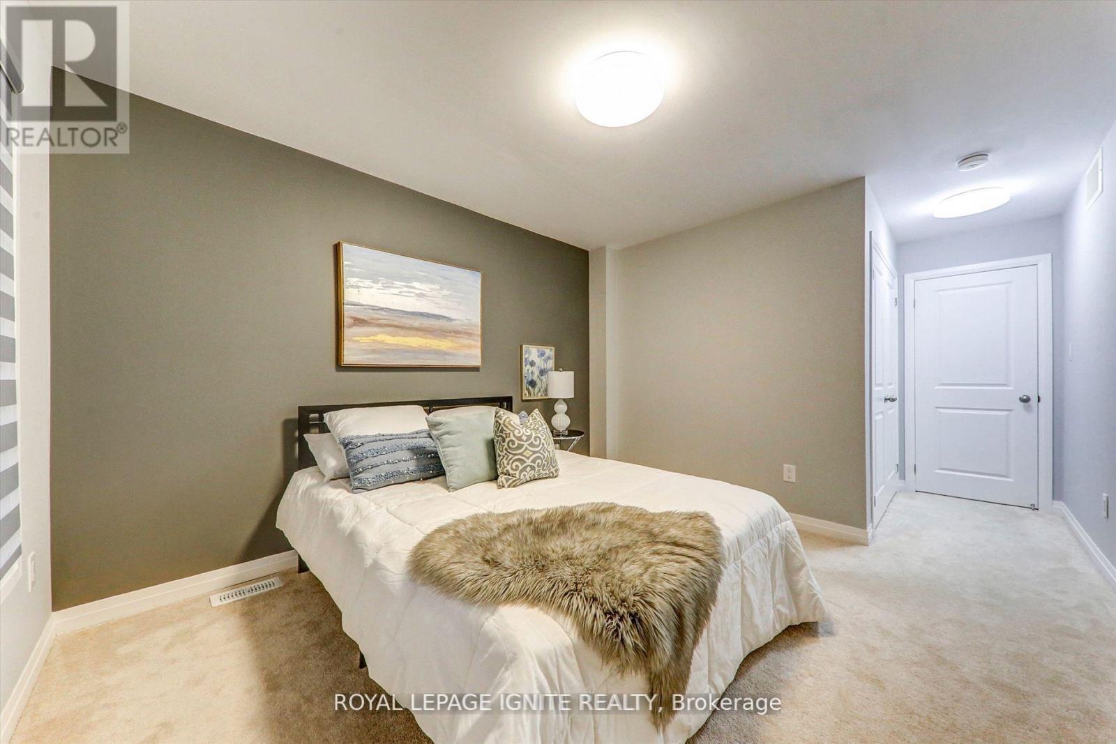 101 East Shore Drive, Clarington, ON - Indoor Photo Showing Bedroom
