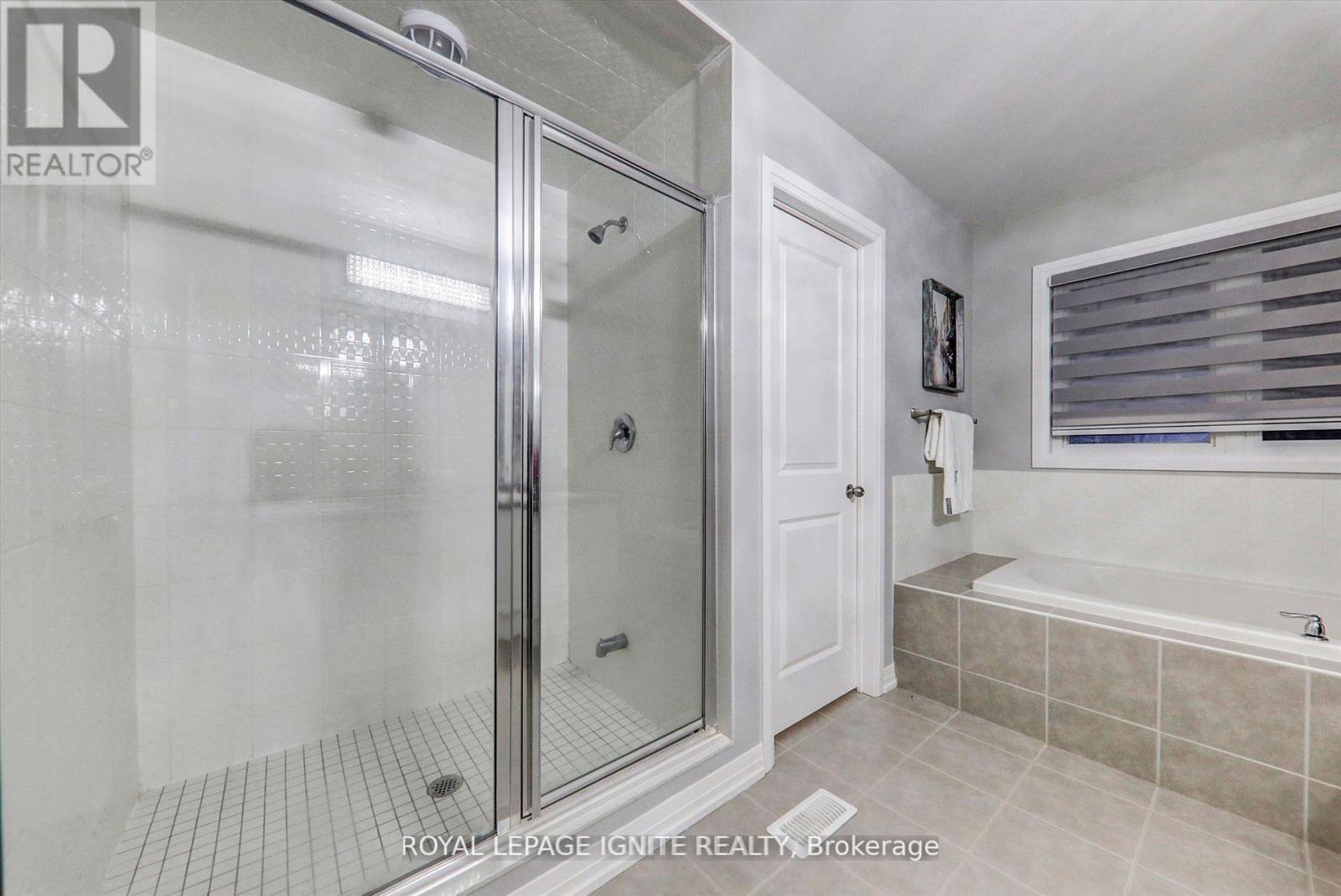 101 East Shore Drive, Clarington, ON - Indoor Photo Showing Bathroom