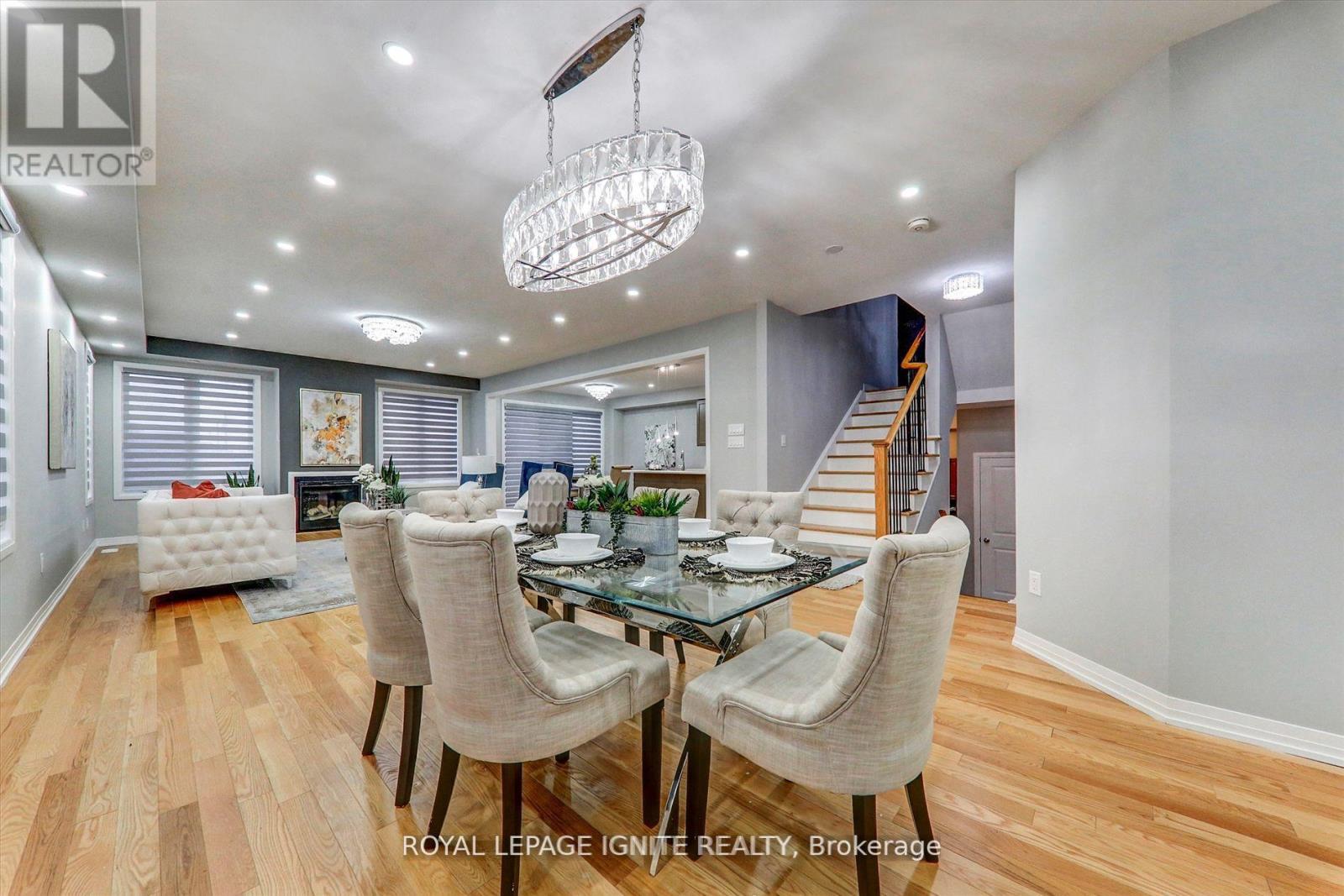 101 East Shore Drive, Clarington, ON - Indoor Photo Showing Dining Room