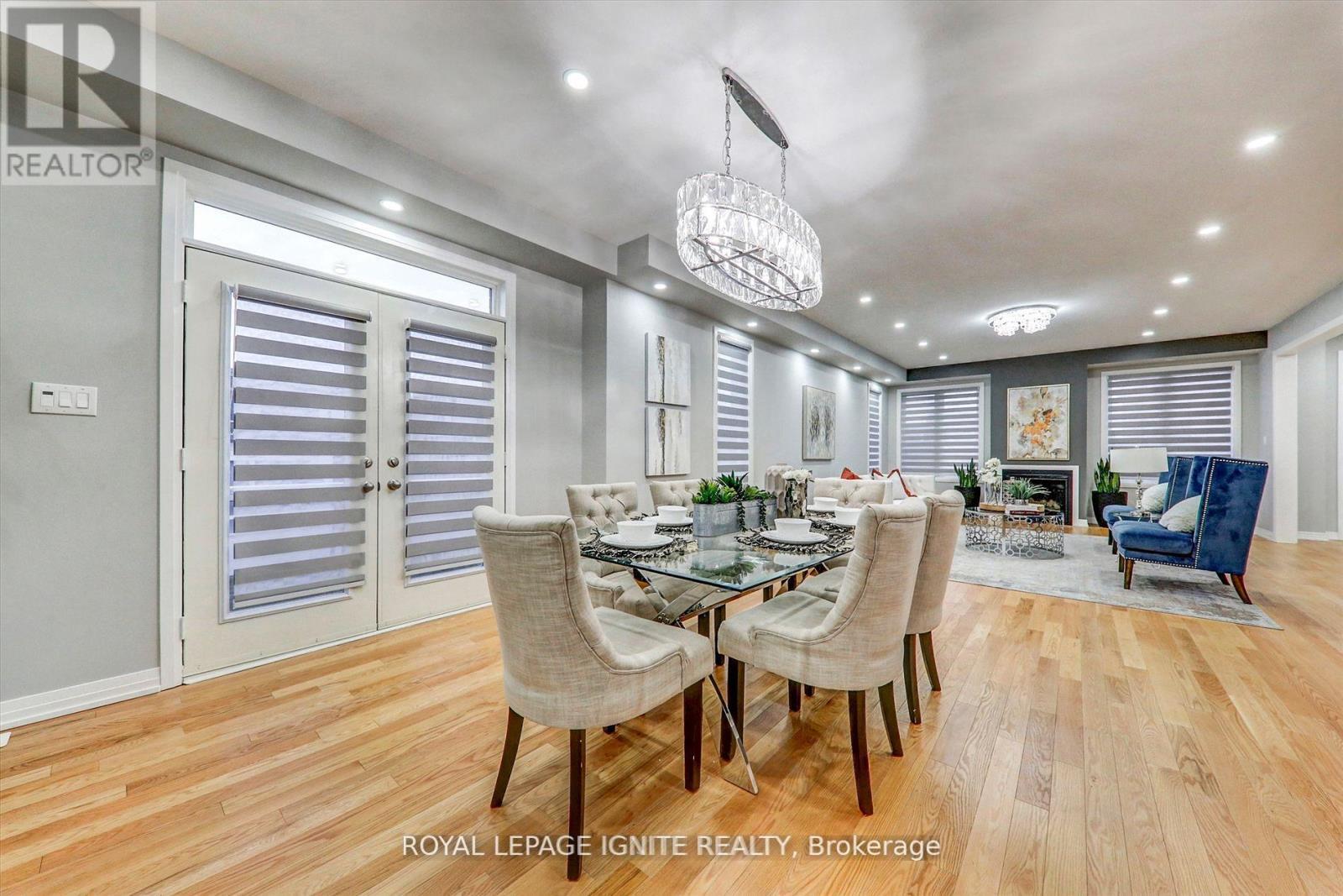 101 East Shore Drive, Clarington, ON - Indoor Photo Showing Dining Room