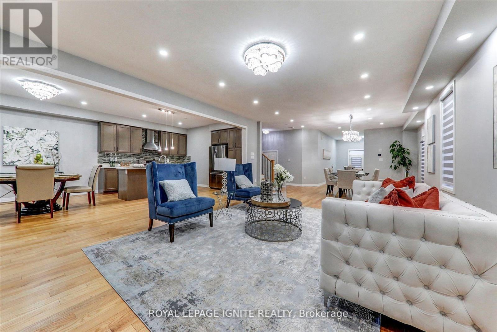 101 East Shore Drive, Clarington, ON - Indoor Photo Showing Living Room