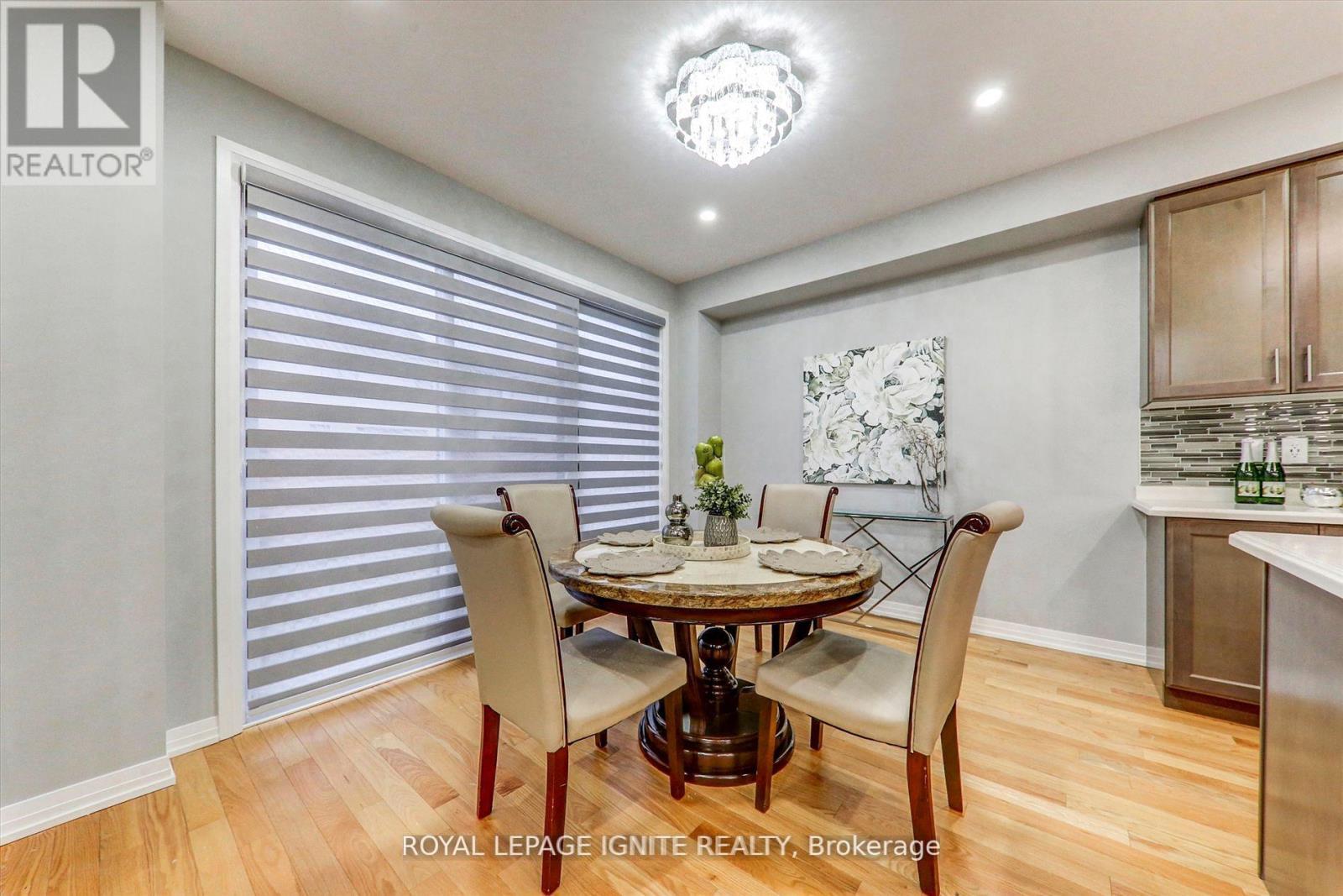 101 East Shore Drive, Clarington, ON - Indoor Photo Showing Dining Room