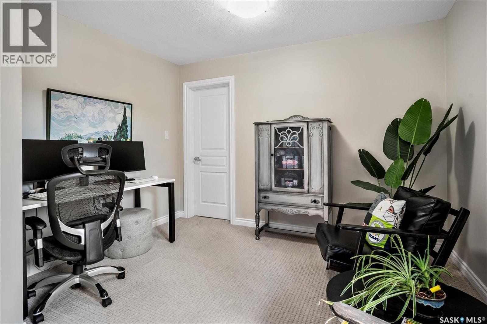 210 Clubhouse Boulevard, Warman, SK - Indoor Photo Showing Office