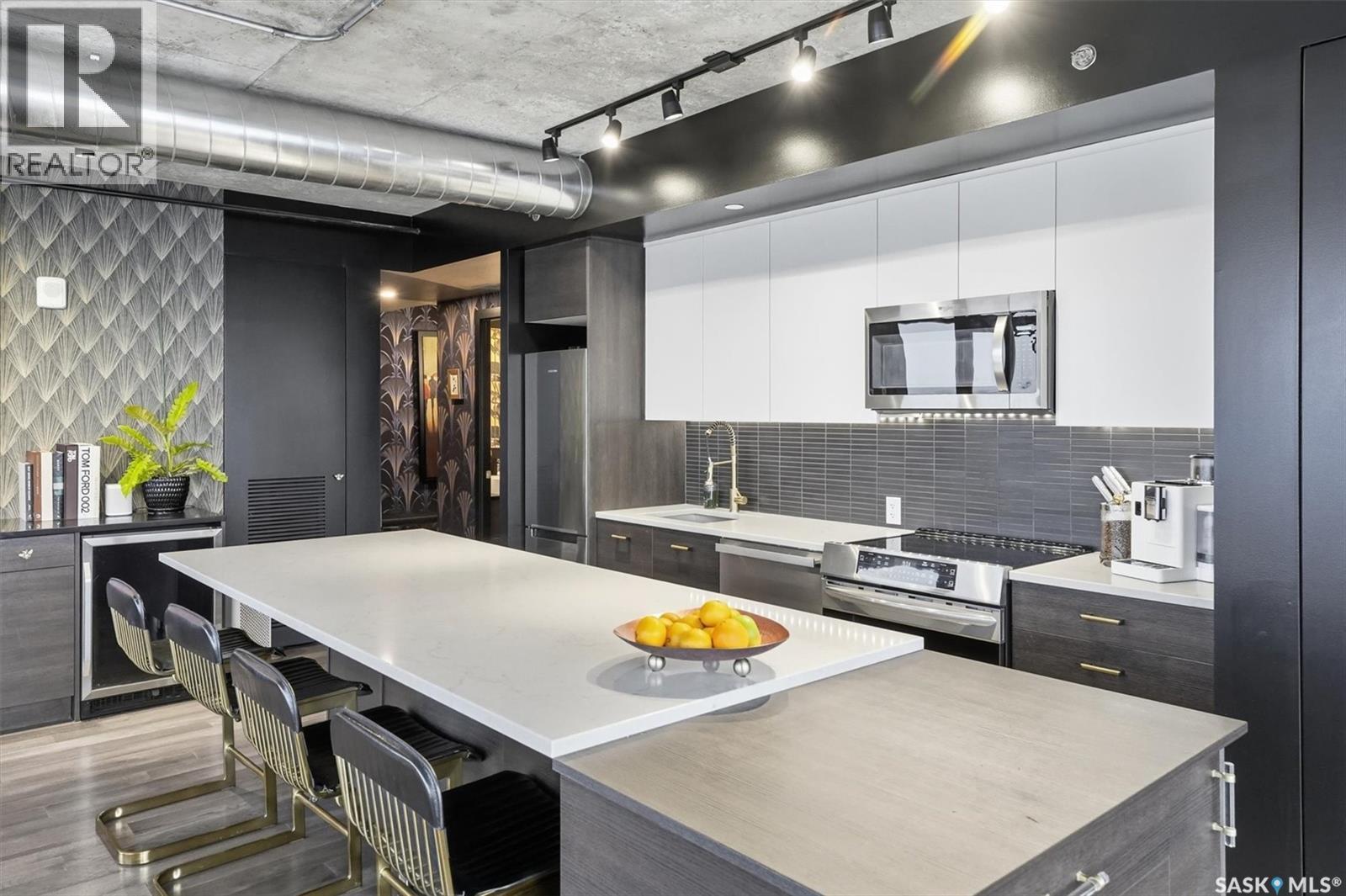 1505 490 2Nd Avenue S, Saskatoon, SK - Indoor Photo Showing Kitchen With Upgraded Kitchen