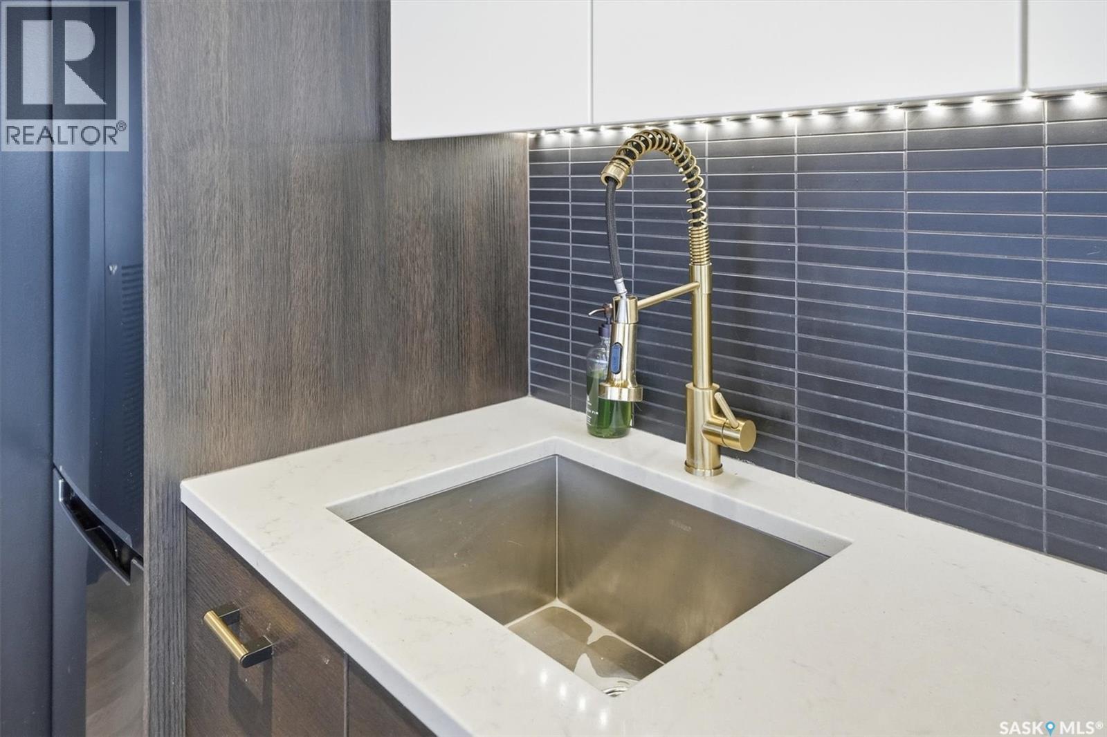 1505 490 2Nd Avenue S, Saskatoon, SK - Indoor Photo Showing Kitchen