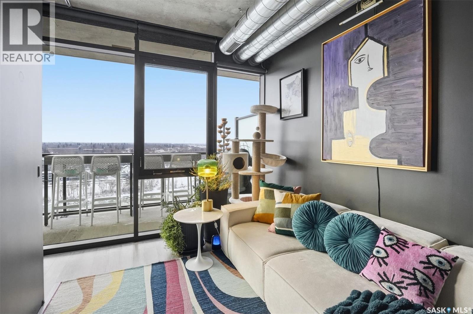 1505 490 2Nd Avenue S, Saskatoon, SK - Indoor