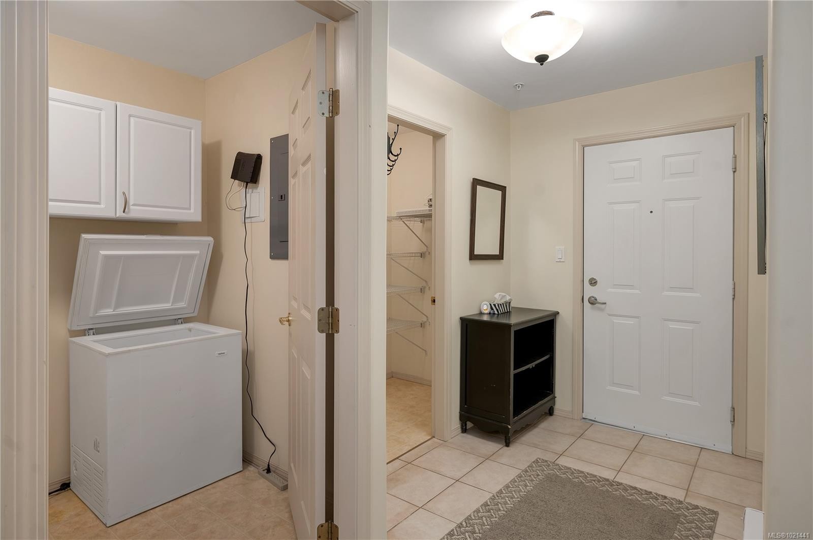 108-1350 Island Hwy South, Campbell River, BC - Indoor