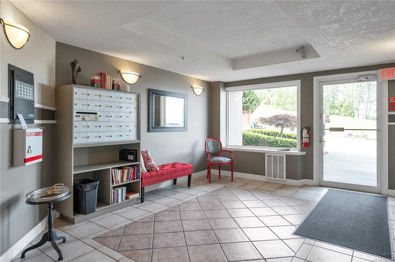 108-1350 Island Hwy South, Campbell River, BC - Indoor Photo Showing Other Room