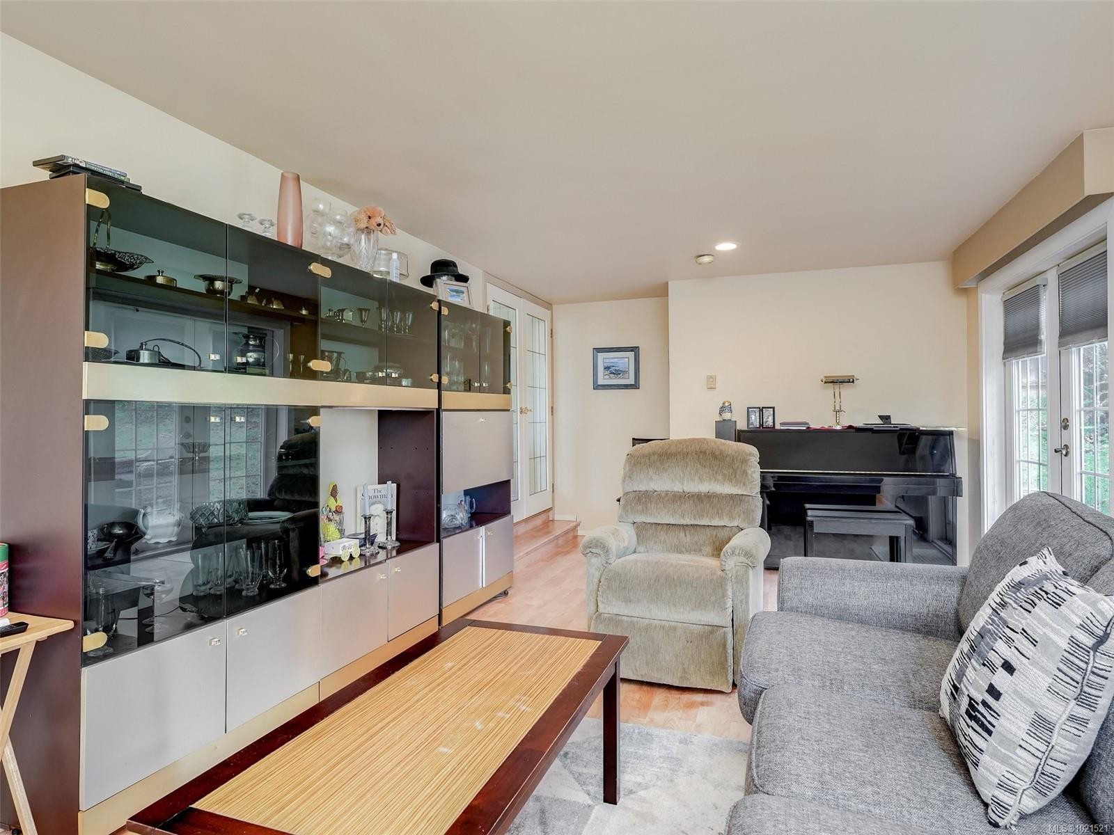 3201 Frechette St, Saanich, BC