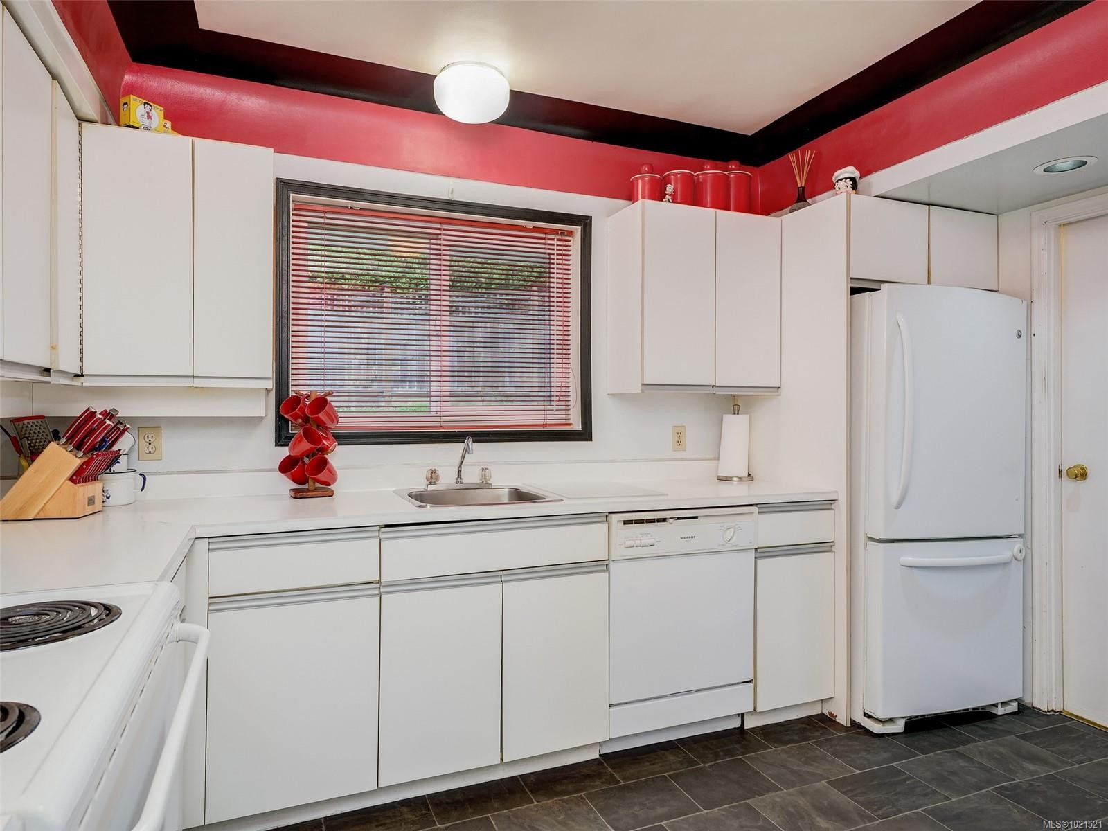 3201 Frechette St, Saanich, BC