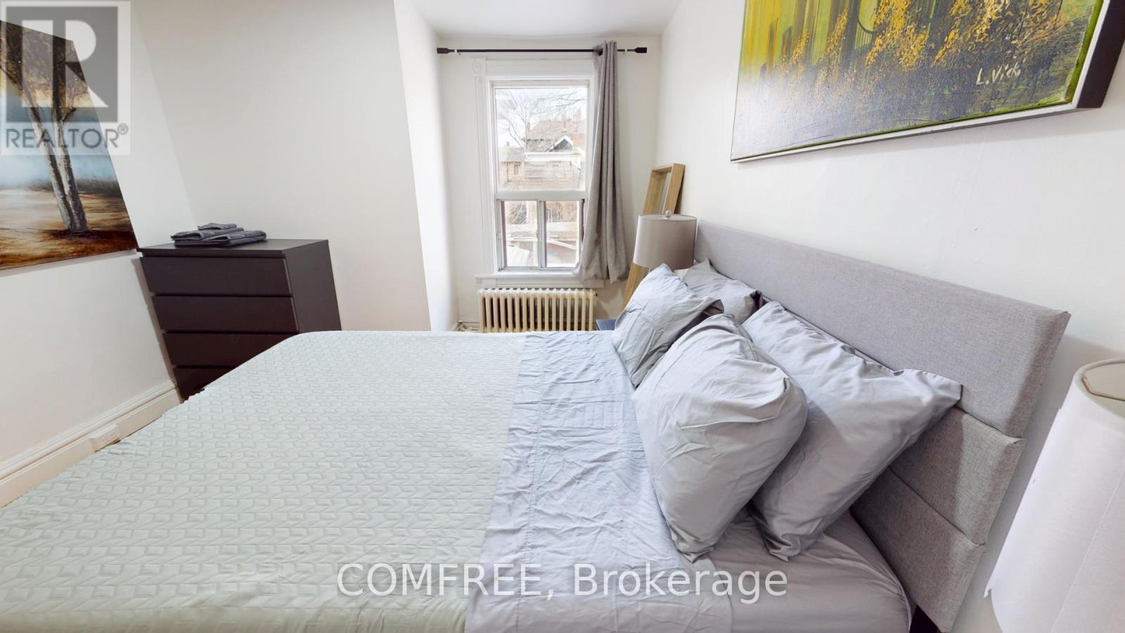 36 Mitchell Avenue, Toronto (Niagara), ON - Indoor Photo Showing Bedroom
