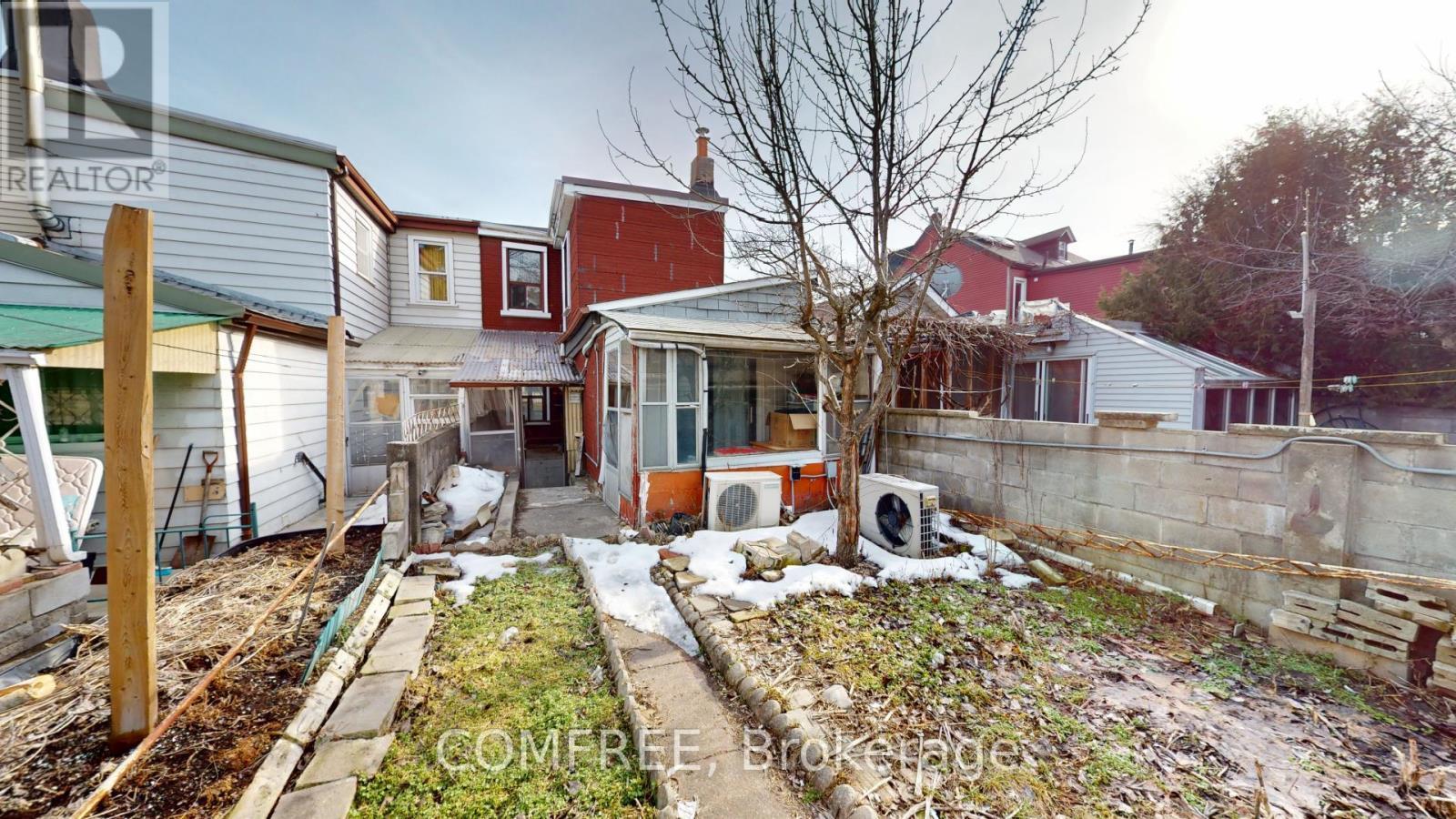 36 Mitchell Avenue, Toronto (Niagara), ON - Outdoor