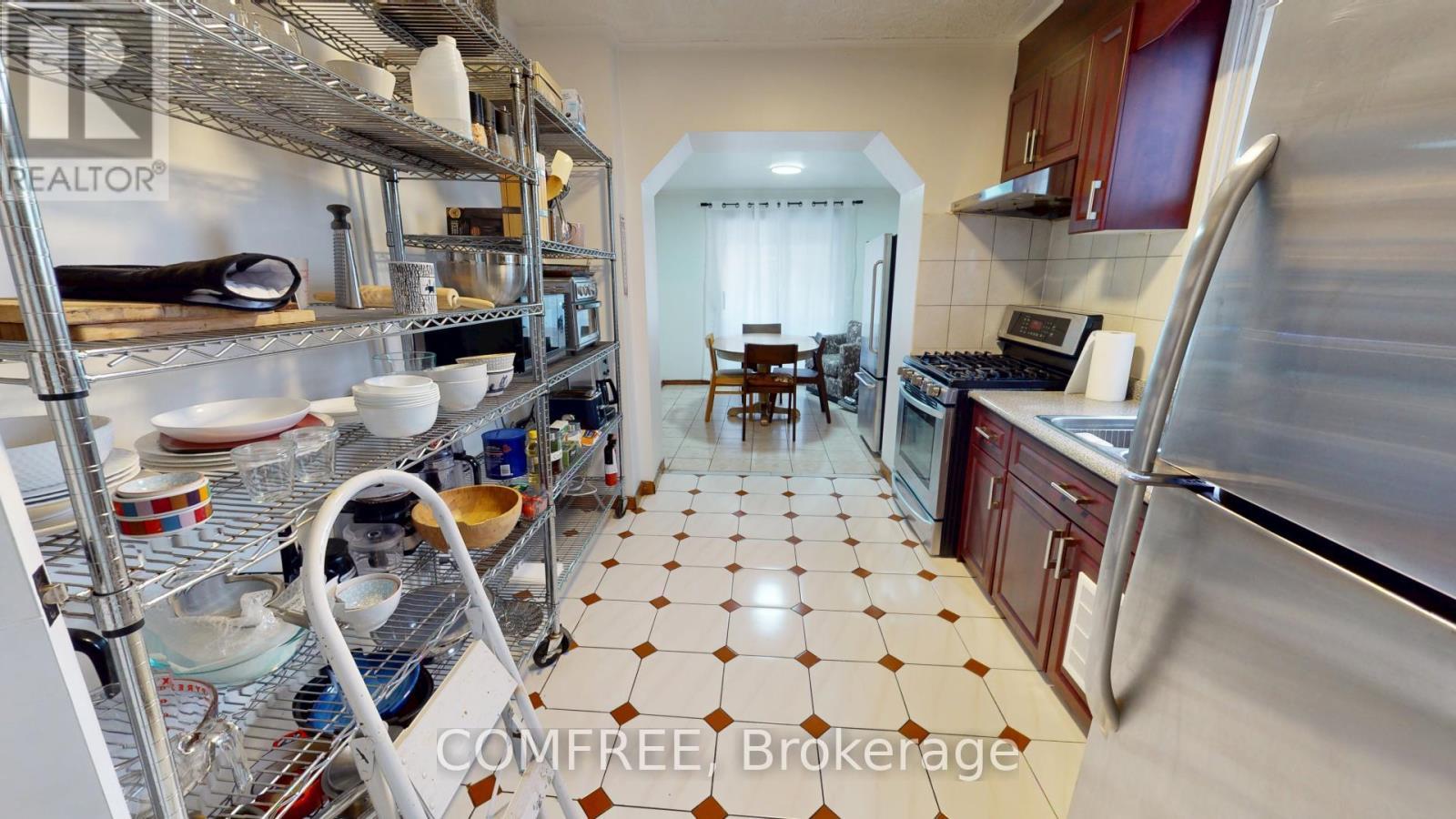 36 Mitchell Avenue, Toronto (Niagara), ON - Indoor Photo Showing Kitchen