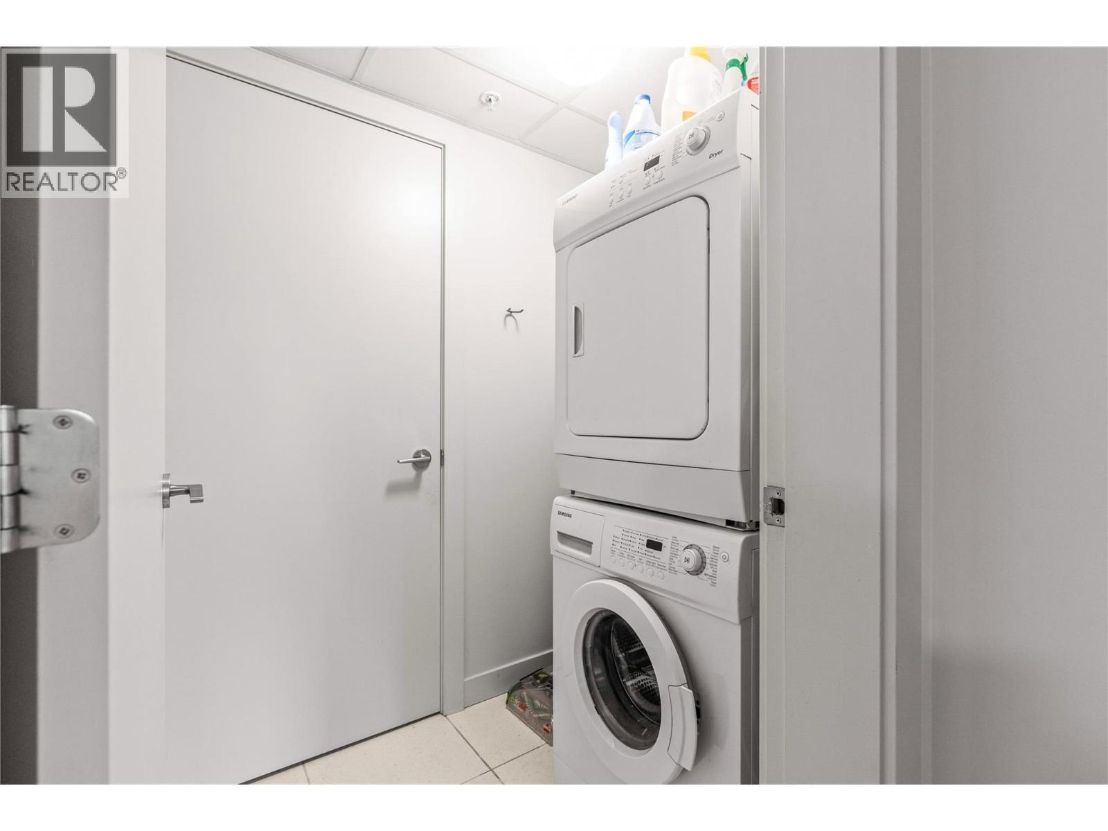 7343 Okanagan Landing Road Unit# 1112, Vernon, BC - Indoor Photo Showing Laundry Room