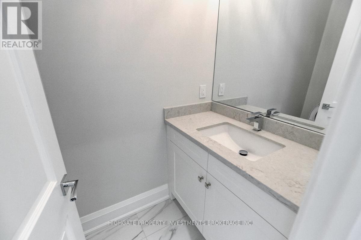 1344 Waverly Avenue, Oakville, ON - Indoor Photo Showing Bathroom