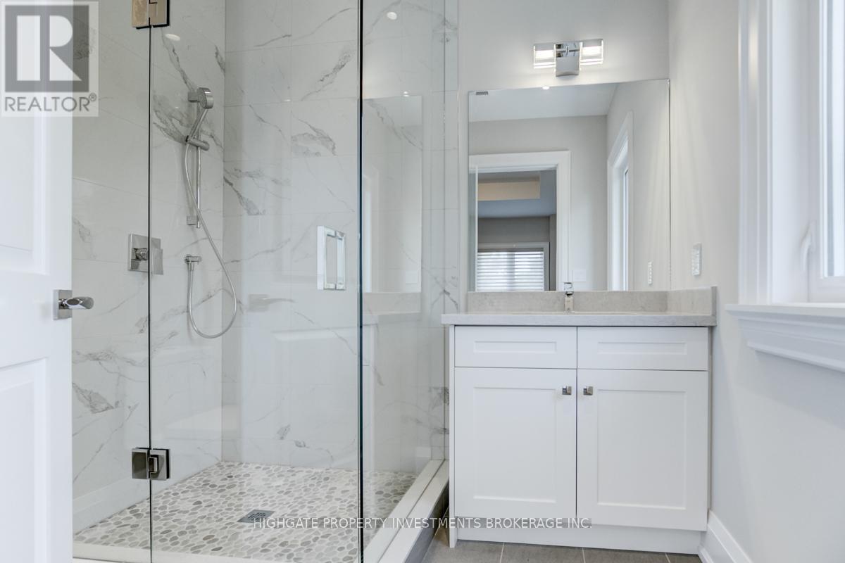1344 Waverly Avenue, Oakville, ON - Indoor Photo Showing Bathroom