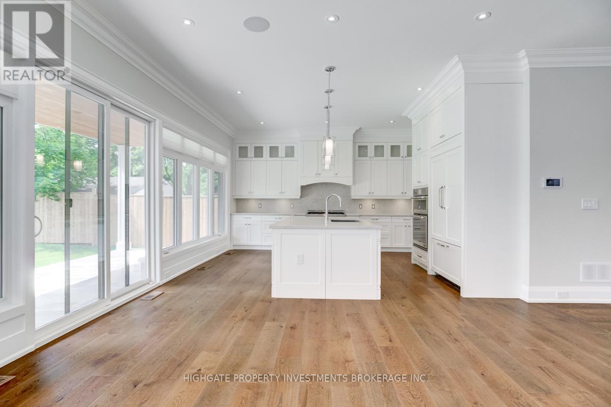 1344 Waverly Avenue, Oakville, ON - Indoor Photo Showing Kitchen