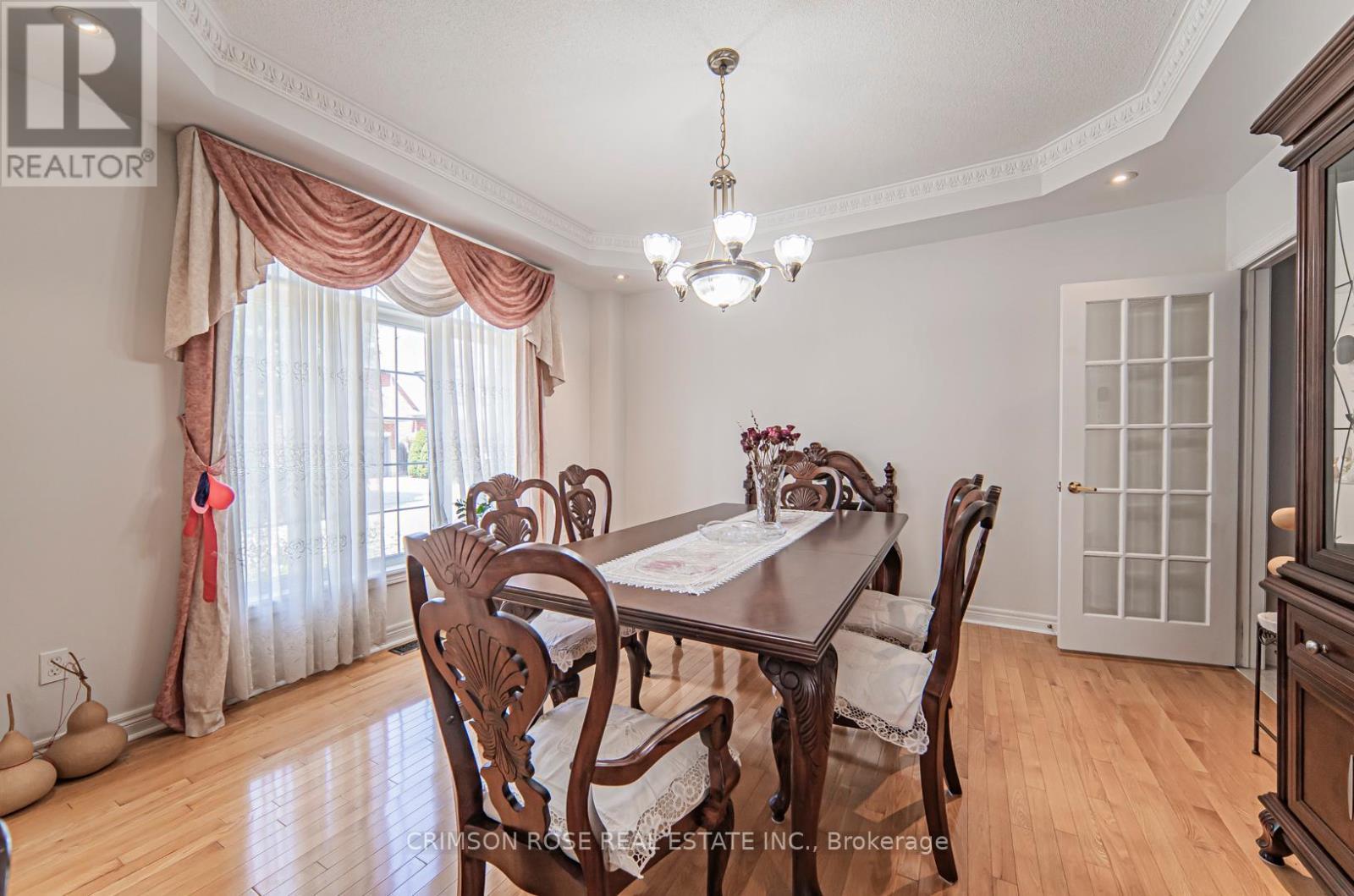 Room 3 - 5420 Valleyhigh Drive, Burlington, ON - Indoor Photo Showing Dining Room