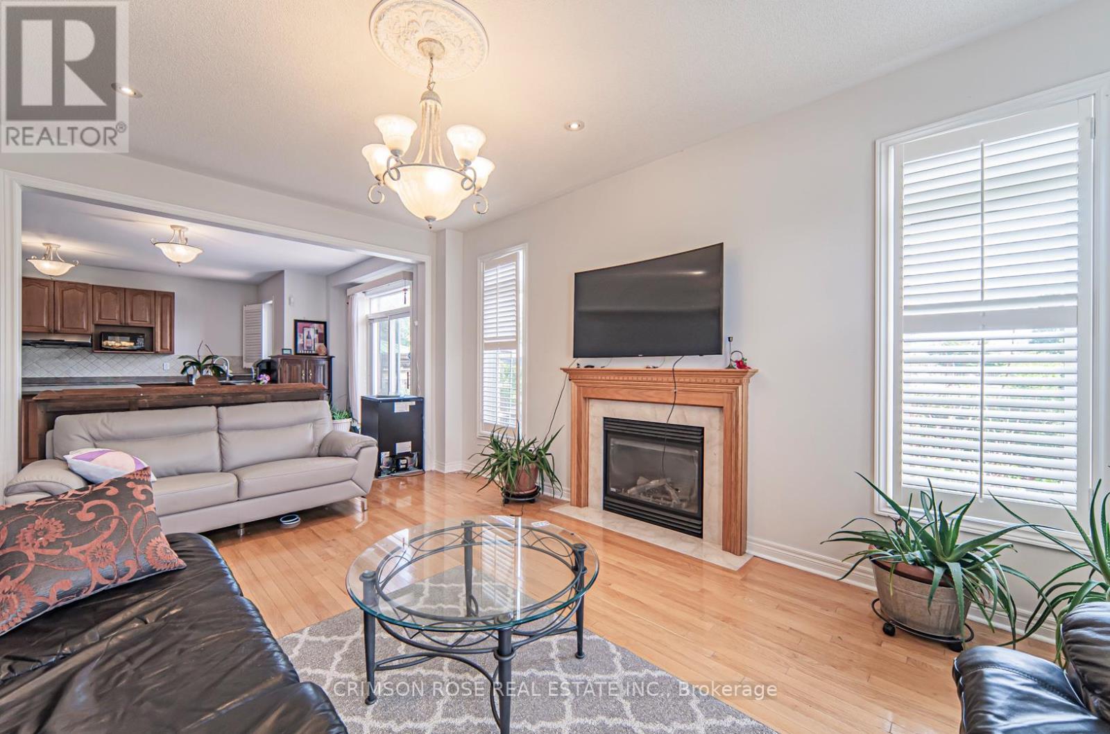 Room 3 - 5420 Valleyhigh Drive, Burlington, ON - Indoor Photo Showing Living Room With Fireplace