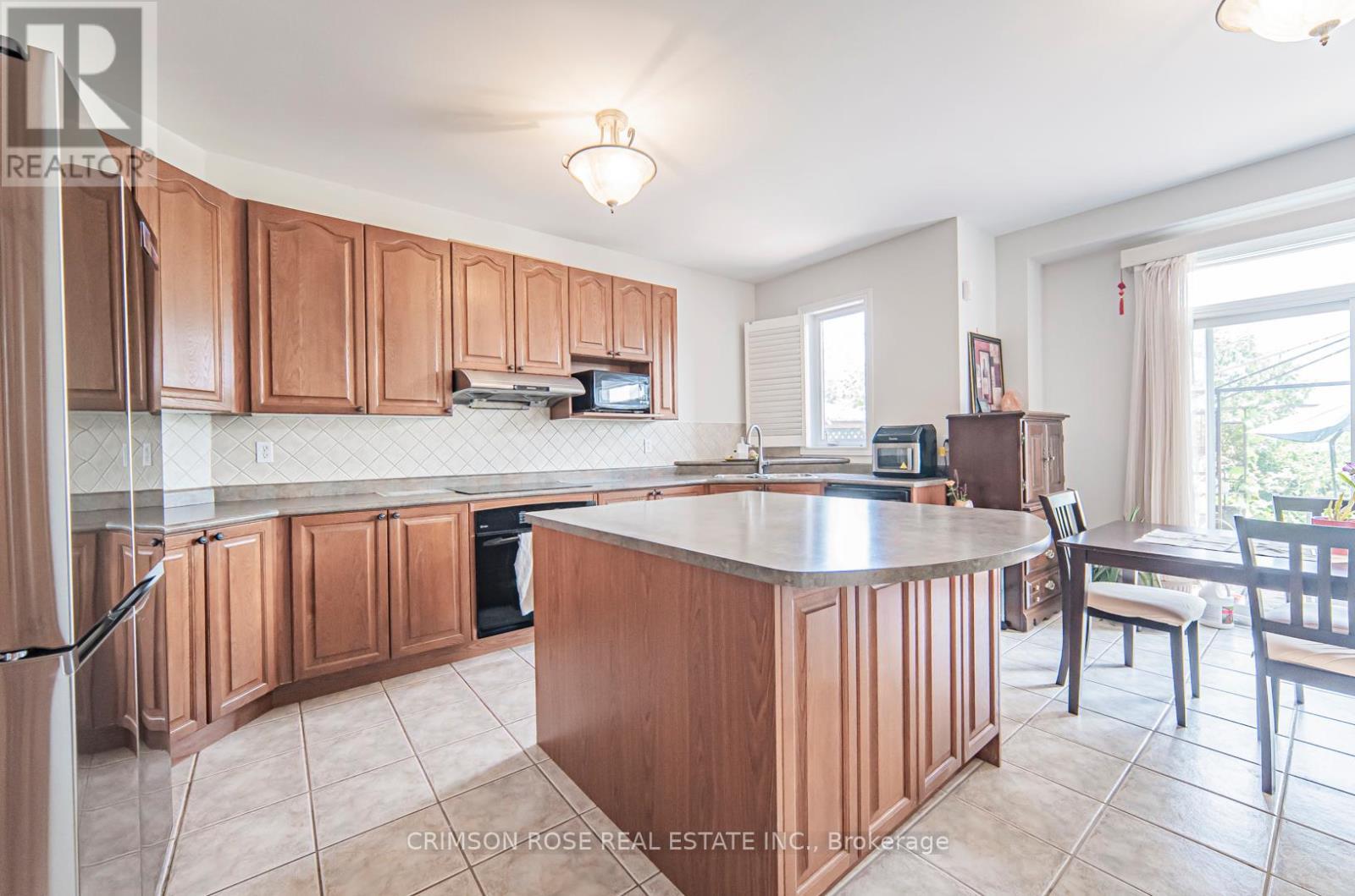 Room 3 - 5420 Valleyhigh Drive, Burlington, ON - Indoor Photo Showing Kitchen