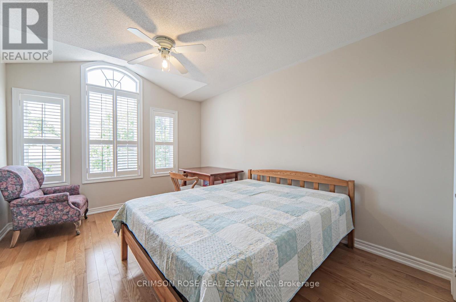 Room 3 - 5420 Valleyhigh Drive, Burlington, ON - Indoor Photo Showing Bedroom