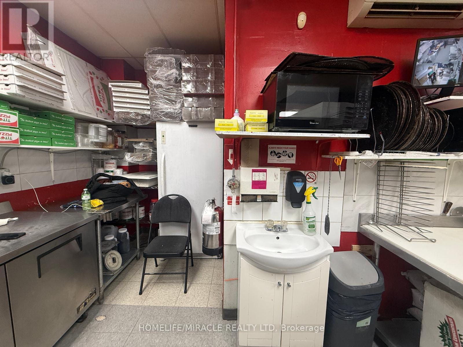 2 - 170 Brantwood Park Road, Brantford, ON