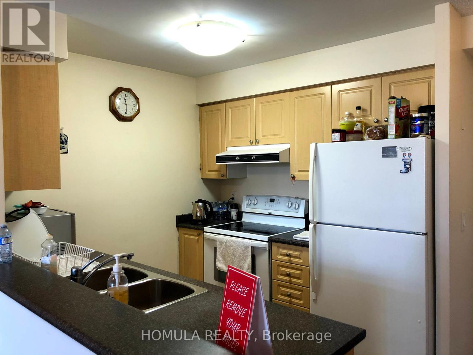 415 - 3650 Kingston Road, Toronto, ON - Indoor Photo Showing Kitchen With Double Sink