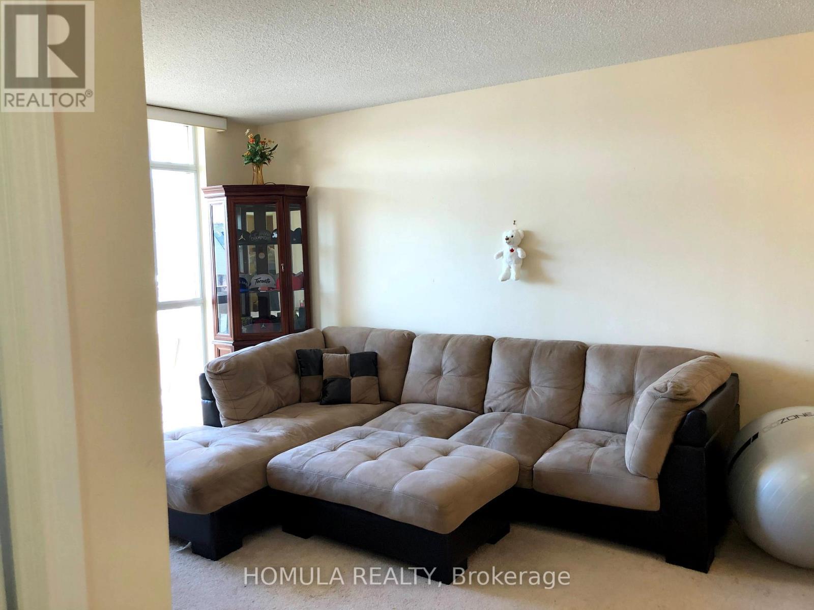 415 - 3650 Kingston Road, Toronto, ON - Indoor Photo Showing Living Room