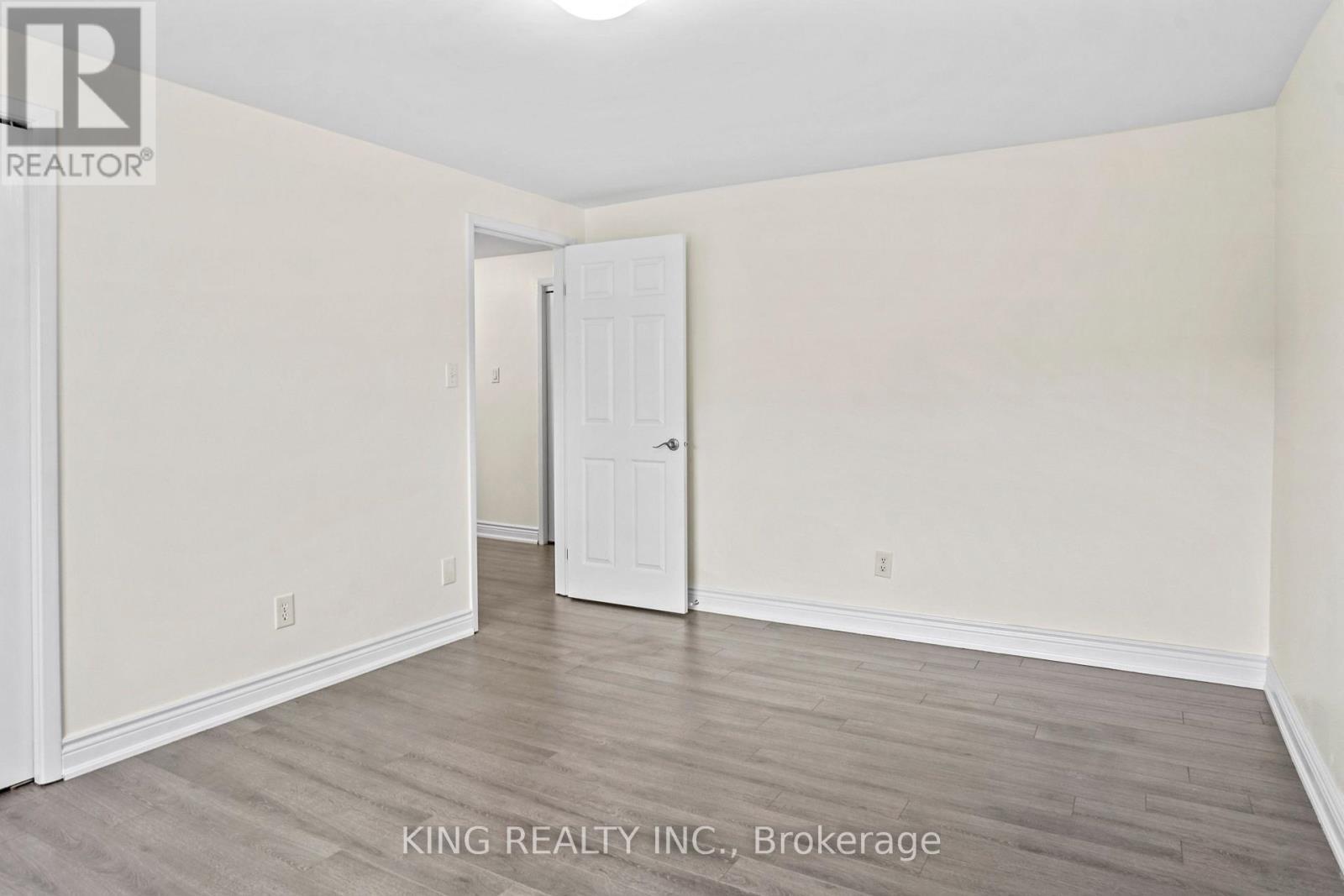 16 Wimbledon Court, Brampton, ON - Indoor Photo Showing Other Room