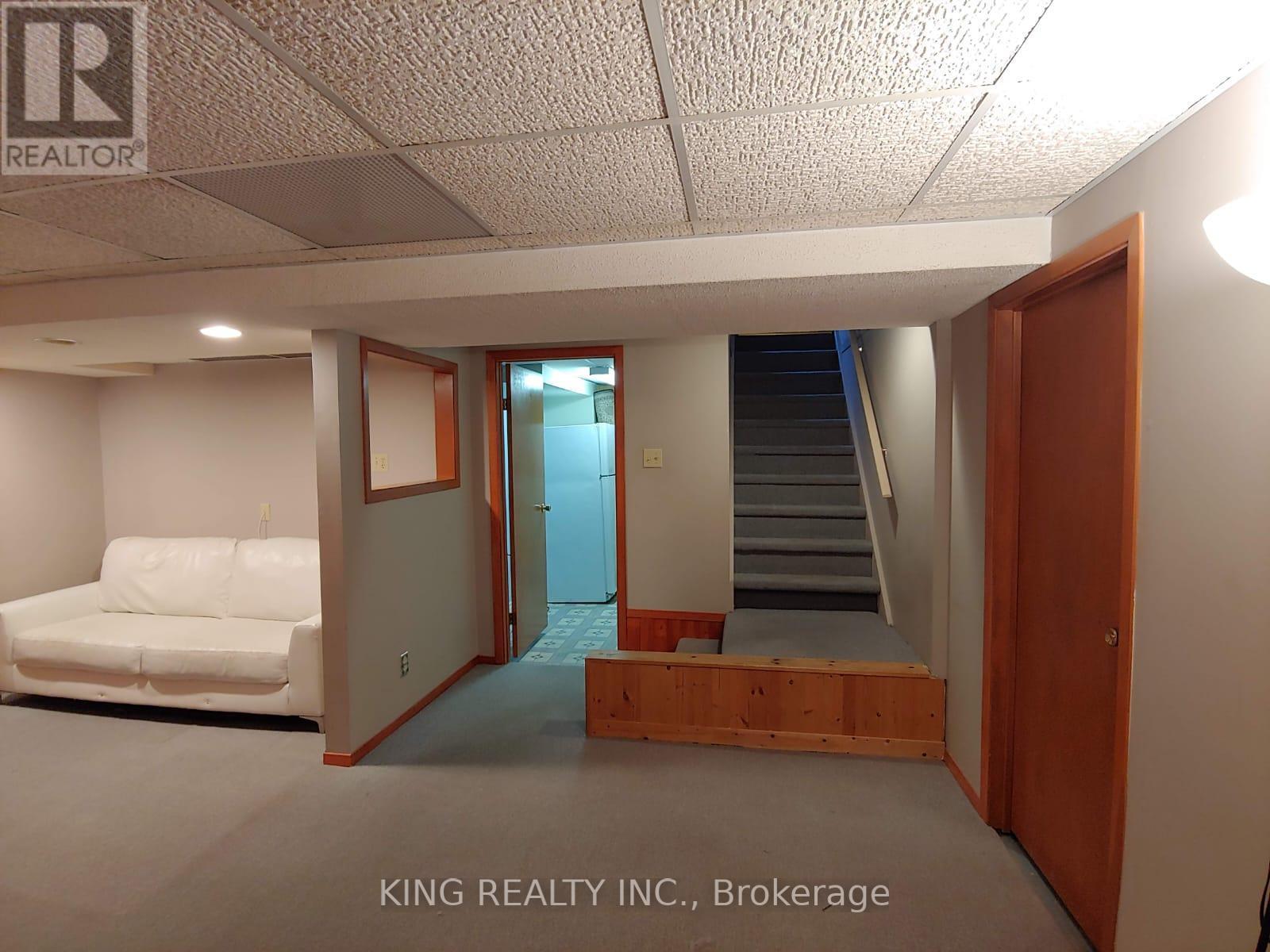 16 Wimbledon Court, Brampton, ON - Indoor