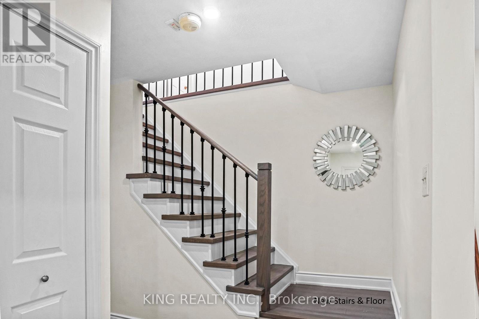 16 Wimbledon Court, Brampton, ON - Indoor Photo Showing Other Room