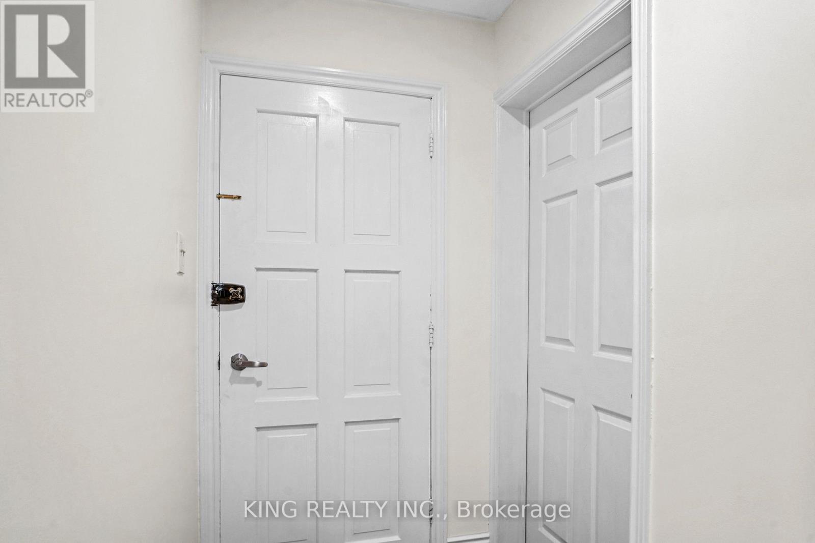 16 Wimbledon Court, Brampton, ON - Indoor Photo Showing Other Room