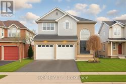 UPPER - 235 PINELAND COURT Waterloo, ON N2T 2S3