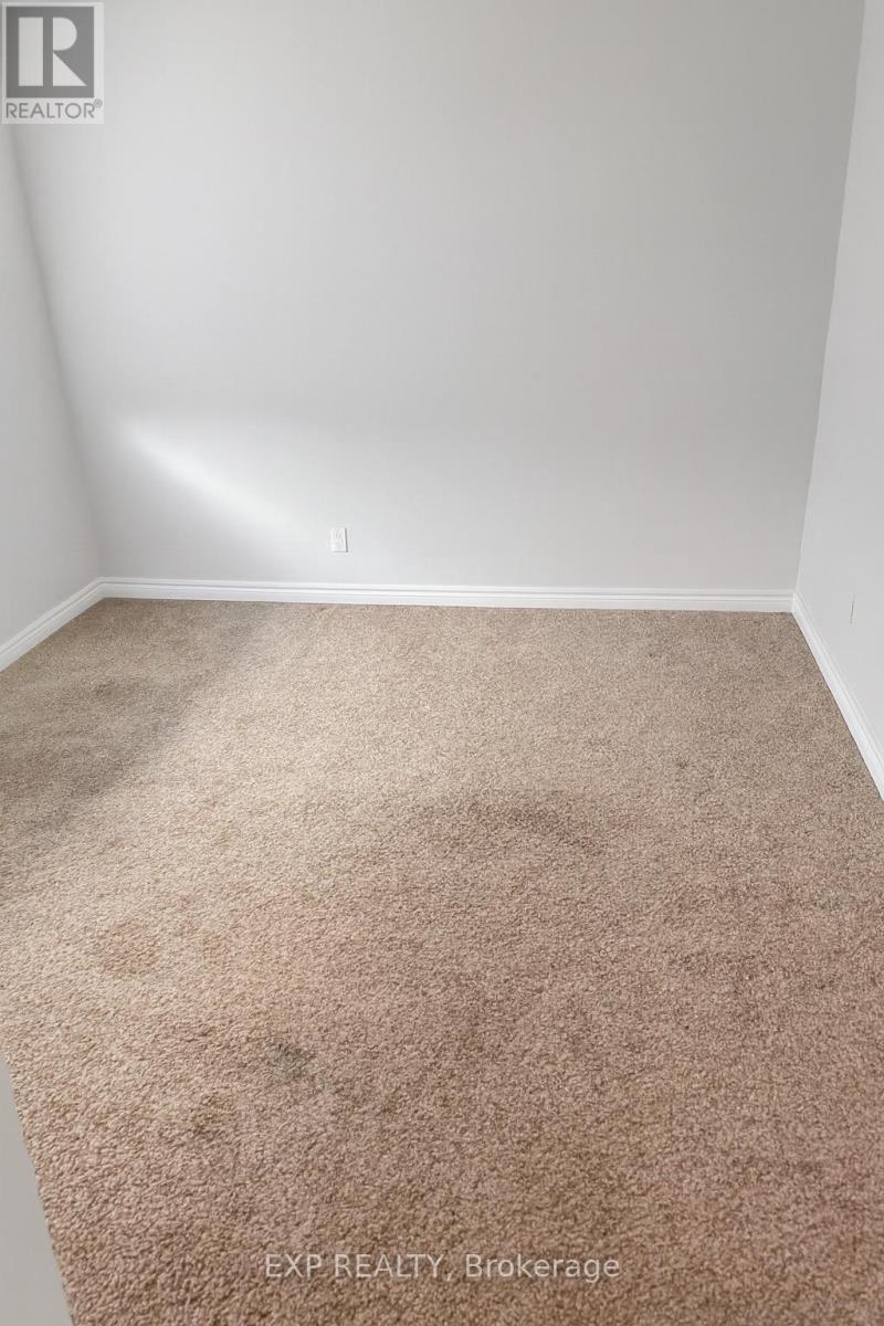 Upper - 235 Pineland Court, Waterloo, ON - Indoor Photo Showing Other Room