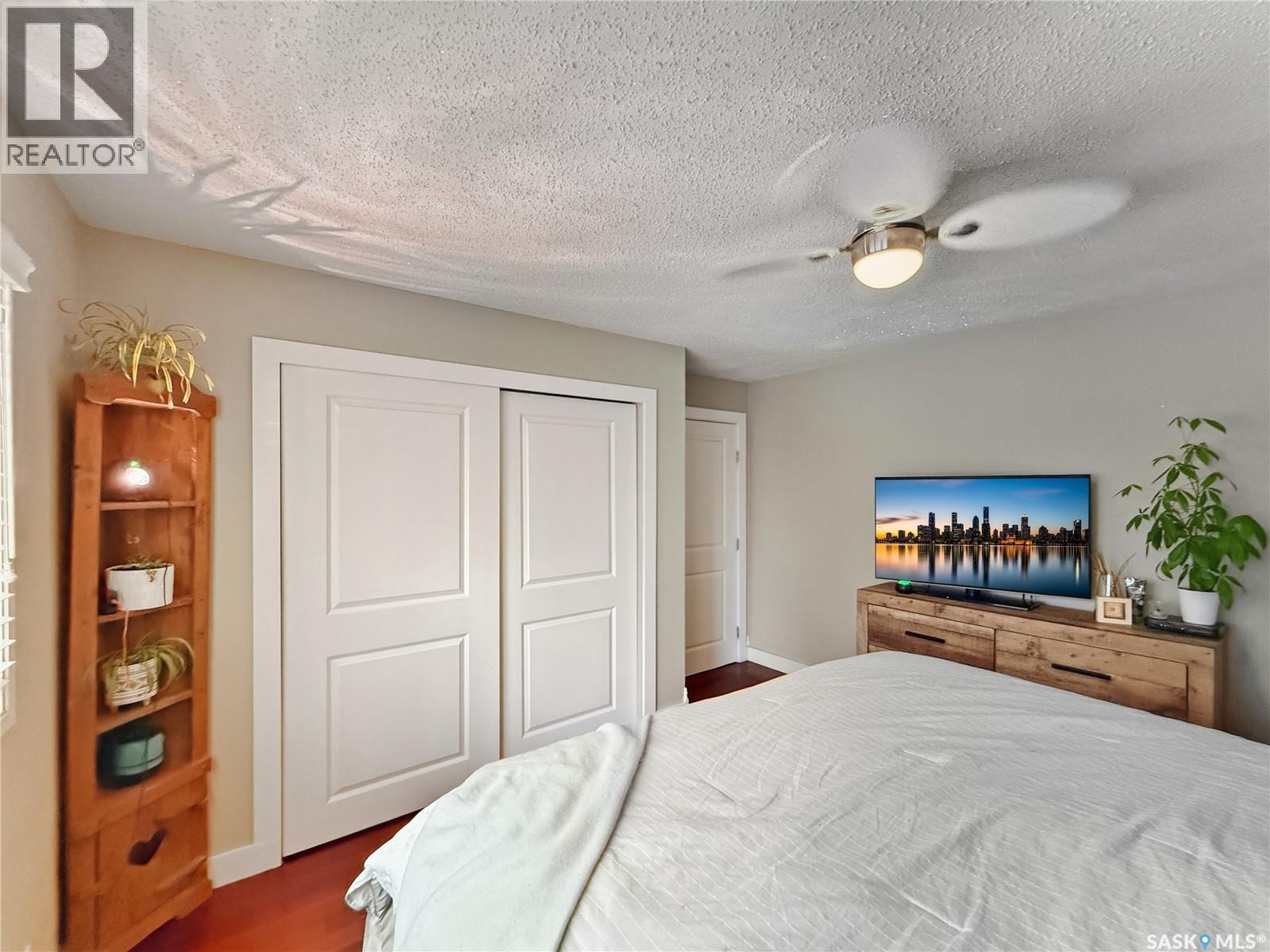 344 Battleford Trail, Swift Current, SK - Indoor Photo Showing Bedroom