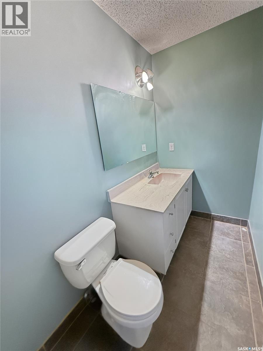 344 Battleford Trail, Swift Current, SK - Indoor Photo Showing Bathroom