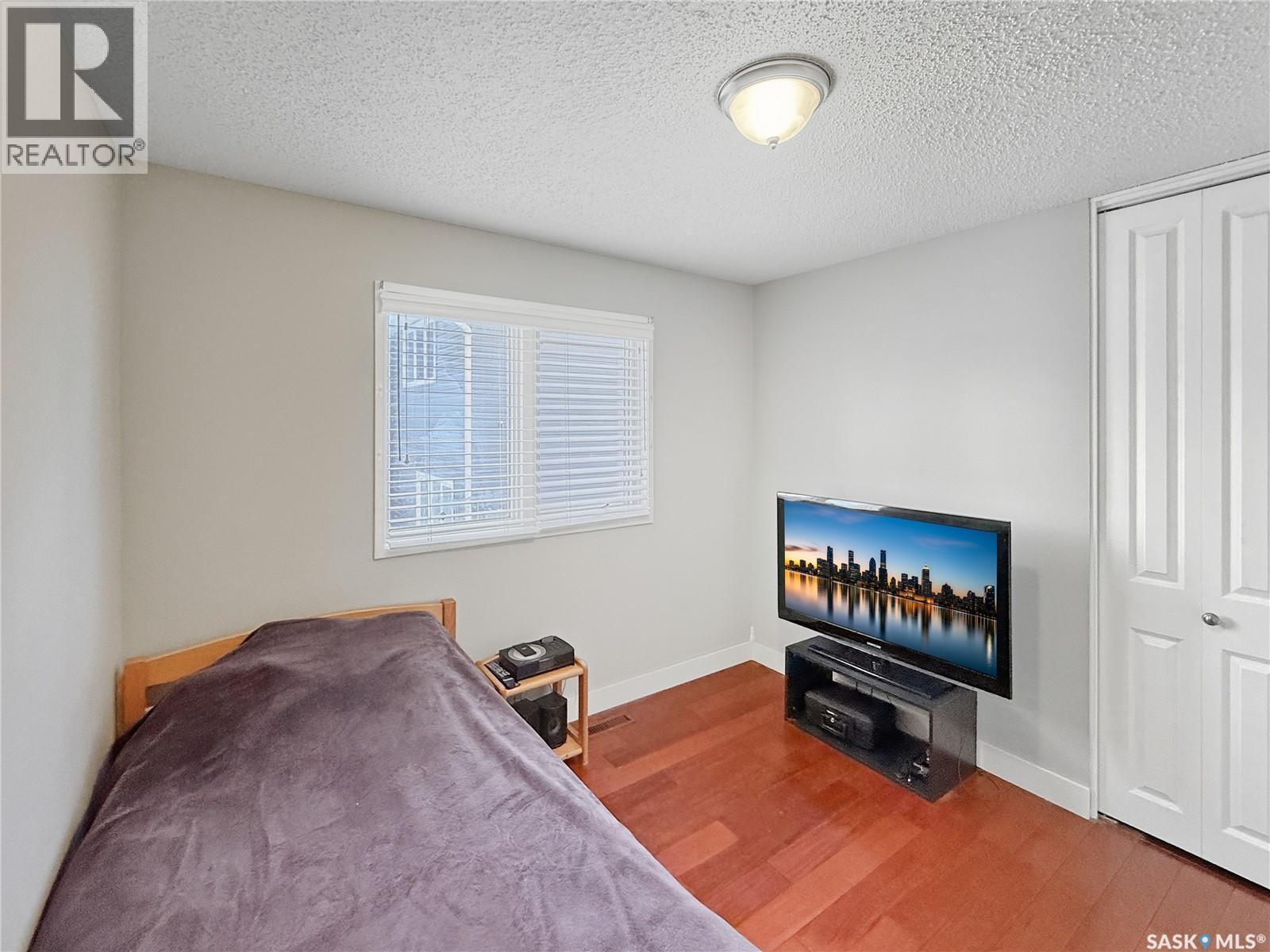 344 Battleford Trail, Swift Current, SK - Indoor Photo Showing Bedroom