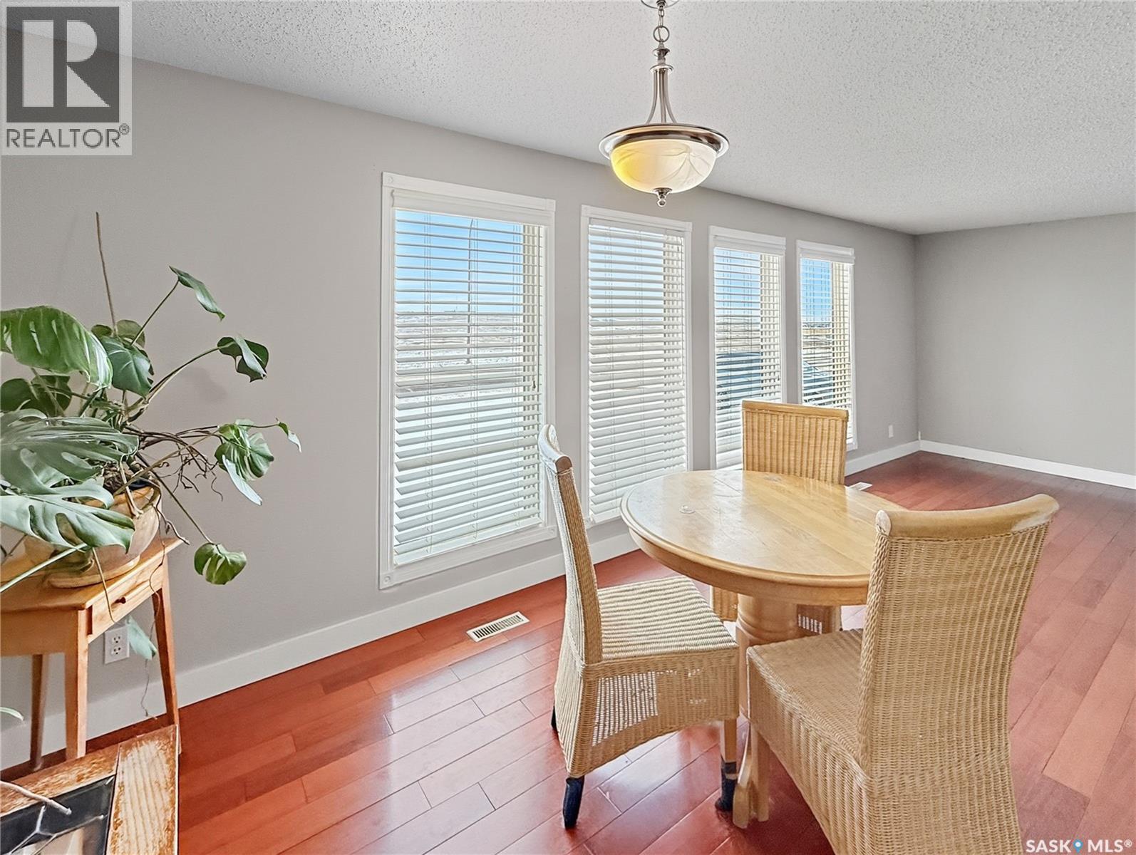 344 Battleford Trail, Swift Current, SK - Indoor Photo Showing Dining Room