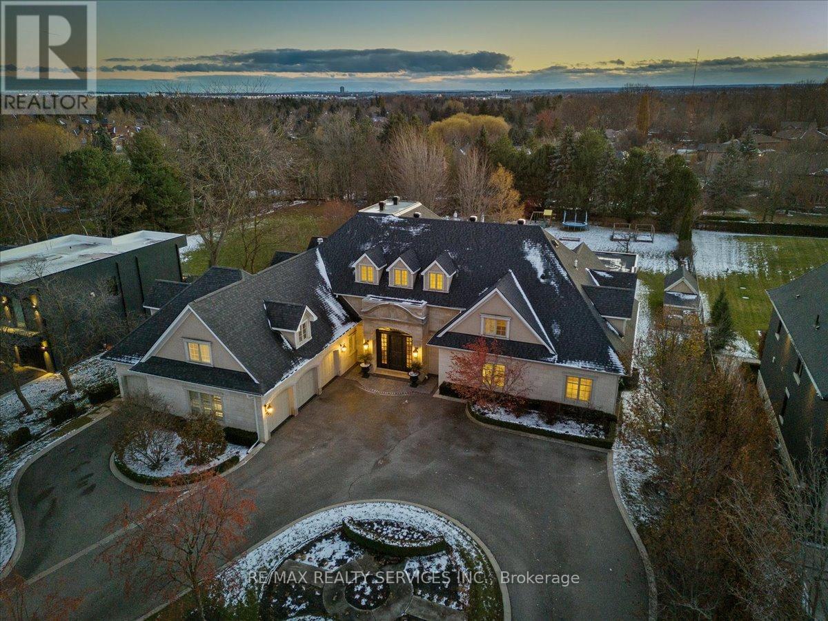 Limestone clad facade. - 574 Conservation Drive, Brampton, ON - Outdoor With View