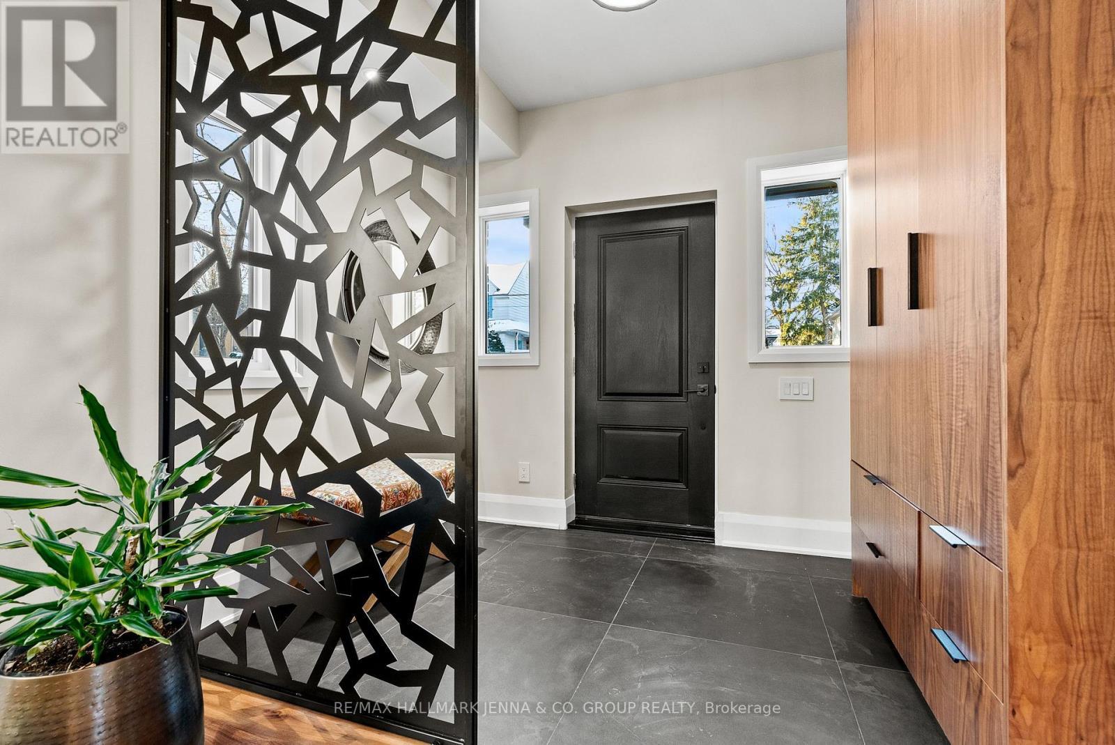 309 Fairmont Avenue, Ottawa, ON - Indoor Photo Showing Other Room