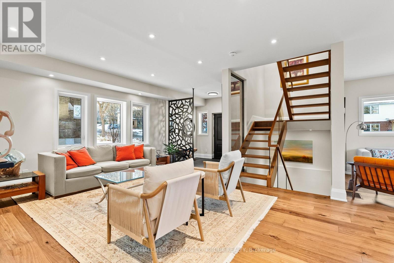 309 Fairmont Avenue, Ottawa, ON - Indoor Photo Showing Other Room With Fireplace