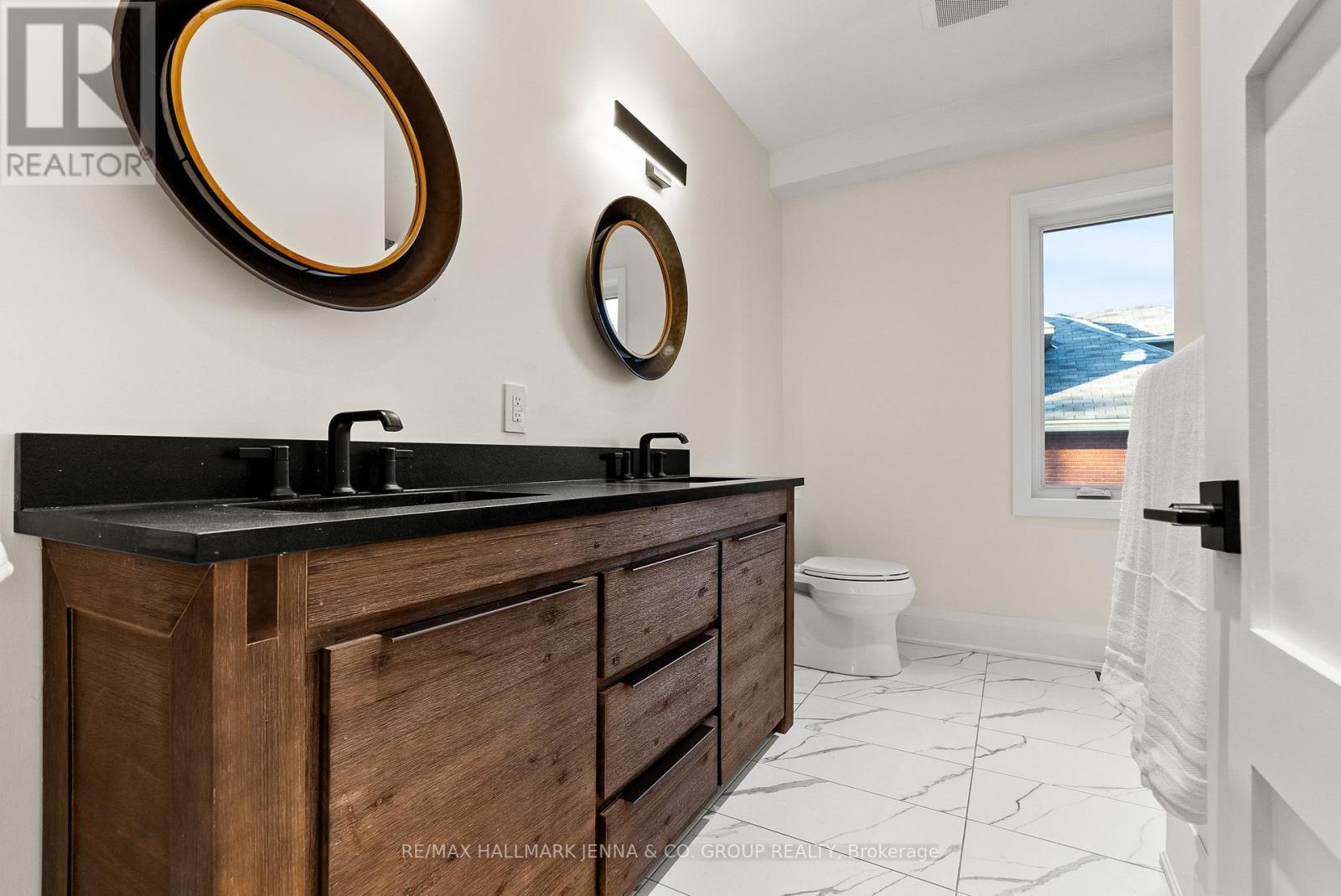 309 Fairmont Avenue, Ottawa, ON - Indoor Photo Showing Bathroom