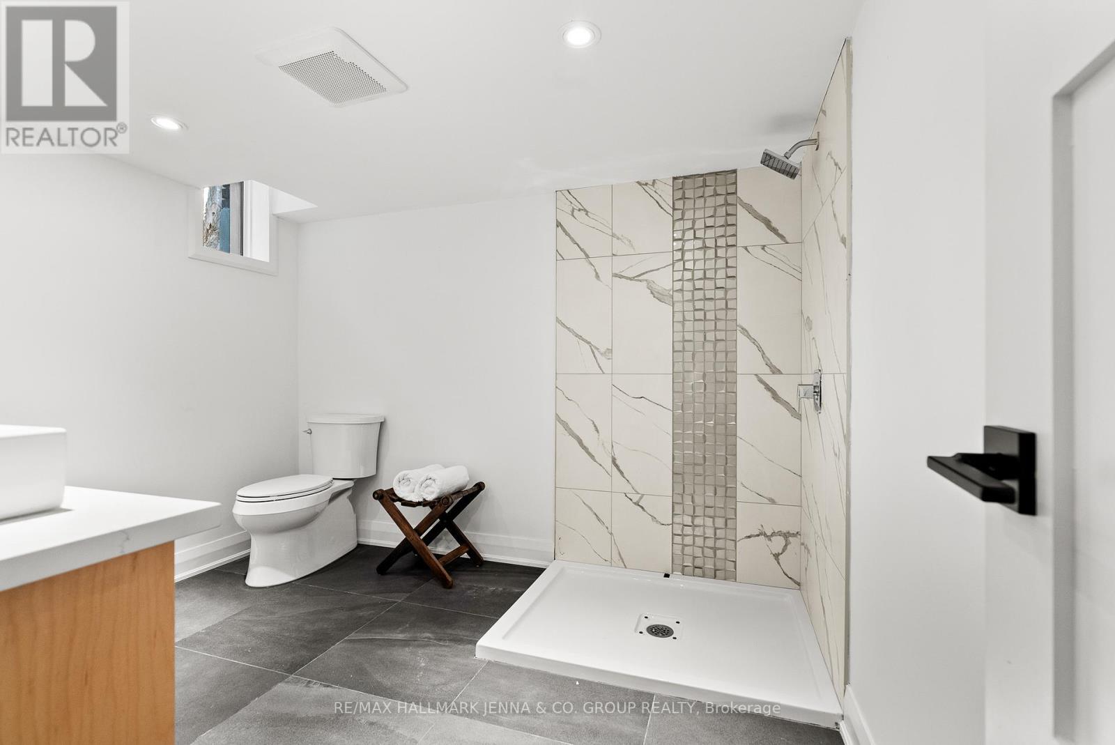 309 Fairmont Avenue, Ottawa, ON - Indoor Photo Showing Bathroom