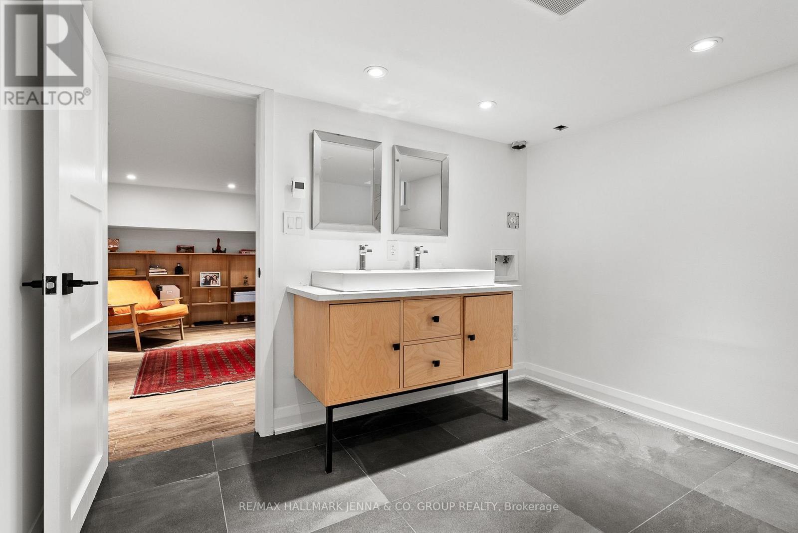 309 Fairmont Avenue, Ottawa, ON - Indoor Photo Showing Bathroom