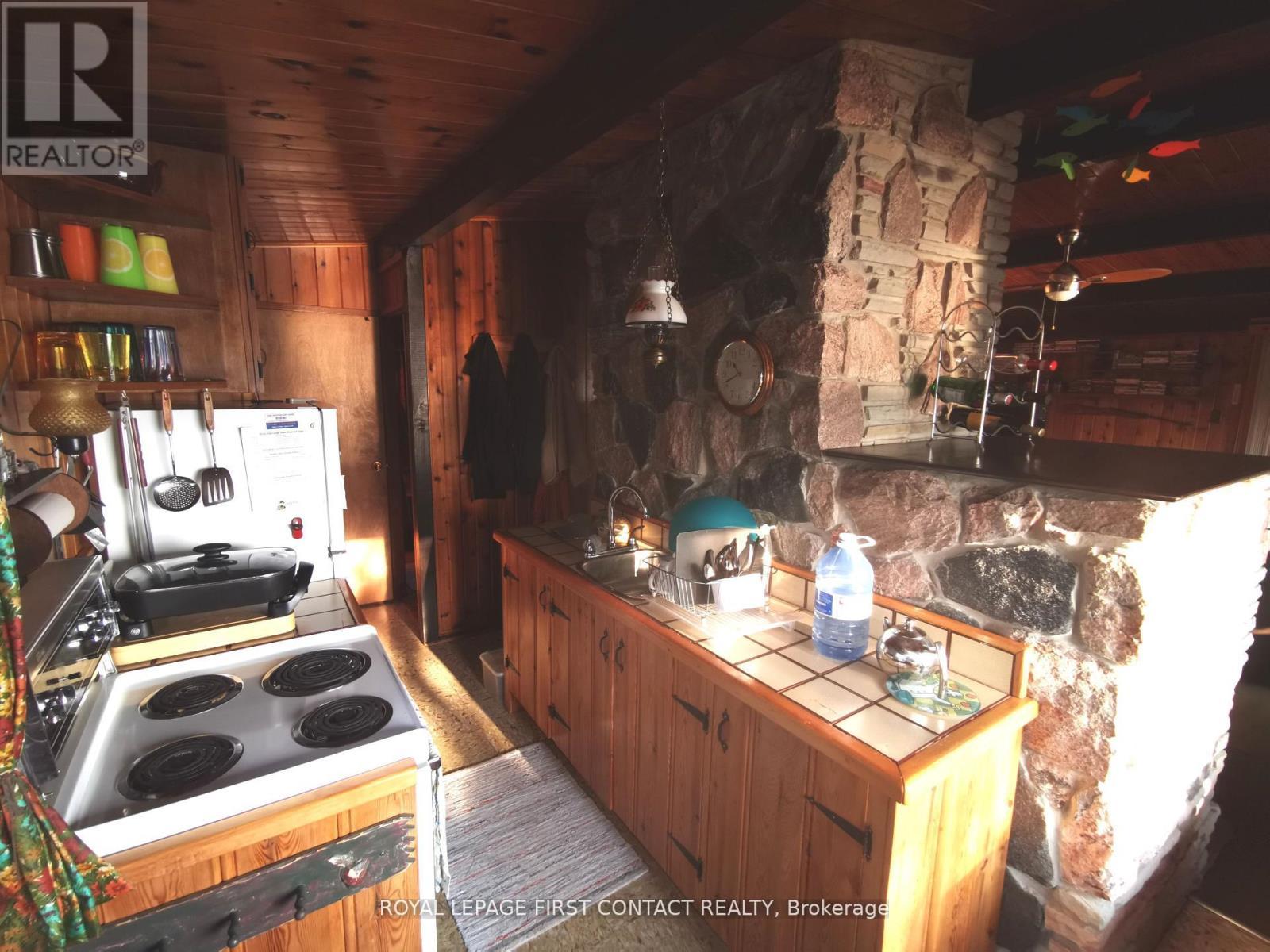 111 Healey Lake Water, The Archipelago, ON - Indoor Photo Showing Kitchen