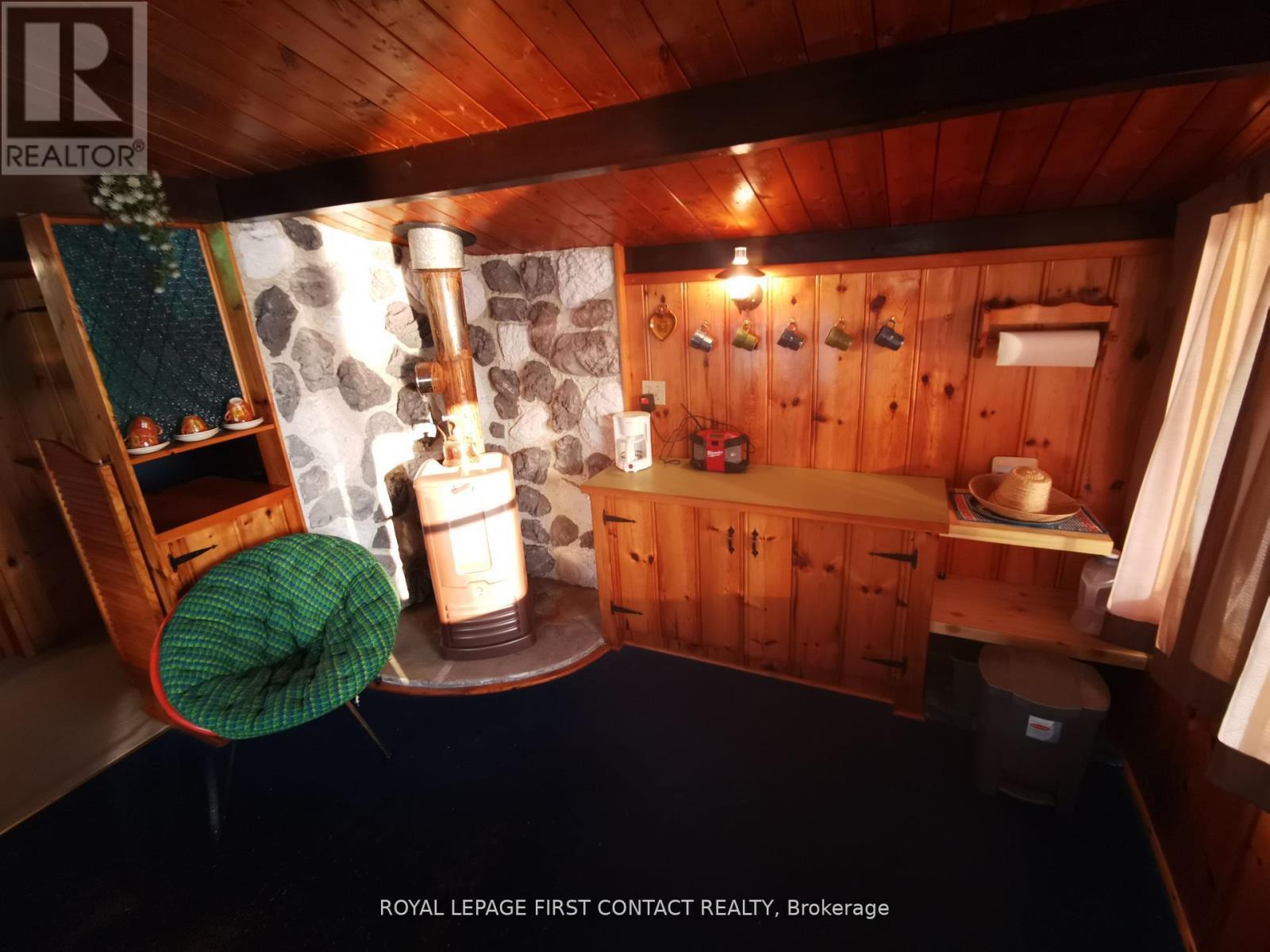 111 Healey Lake Water, The Archipelago, ON - Indoor Photo Showing Other Room